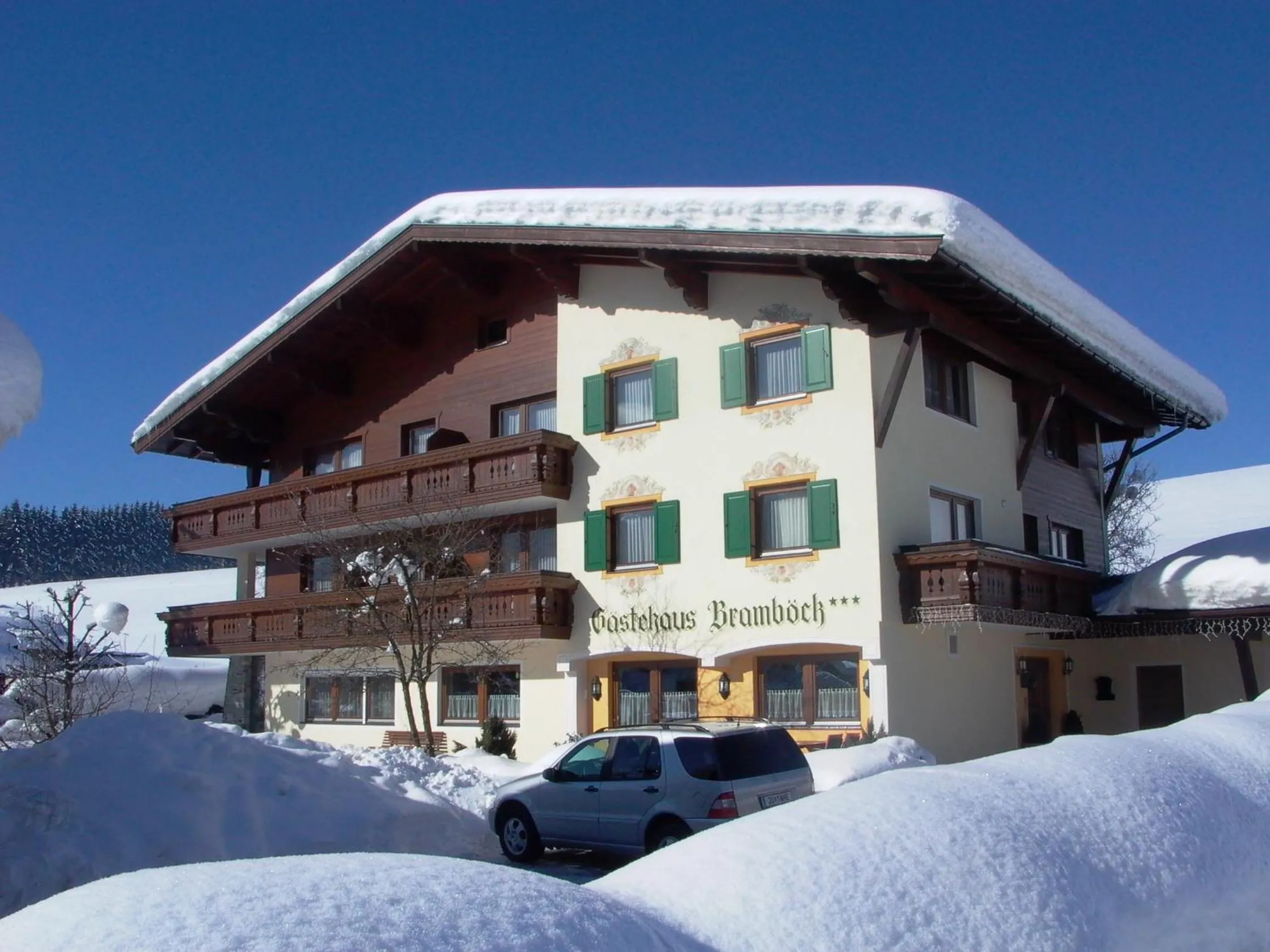 Property building in Gästehaus Bramböck