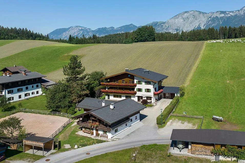 Property building in Gästehaus Bramböck