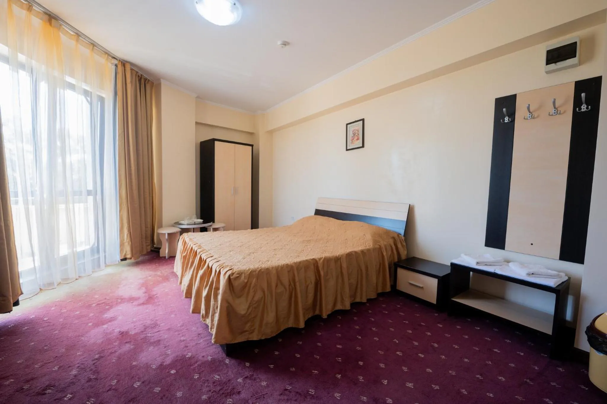 Photo of the whole room, Bed in Hotel Coral