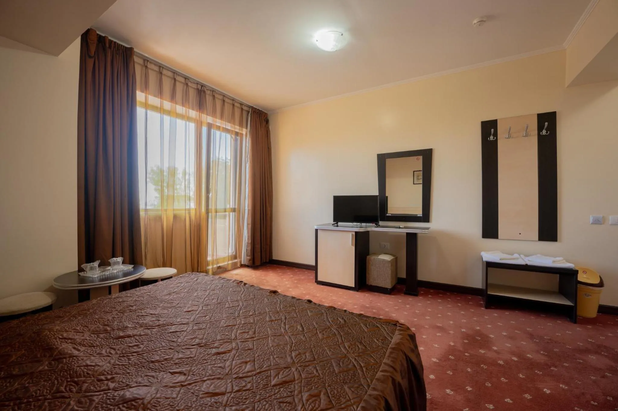 Photo of the whole room, Bed in Hotel Coral