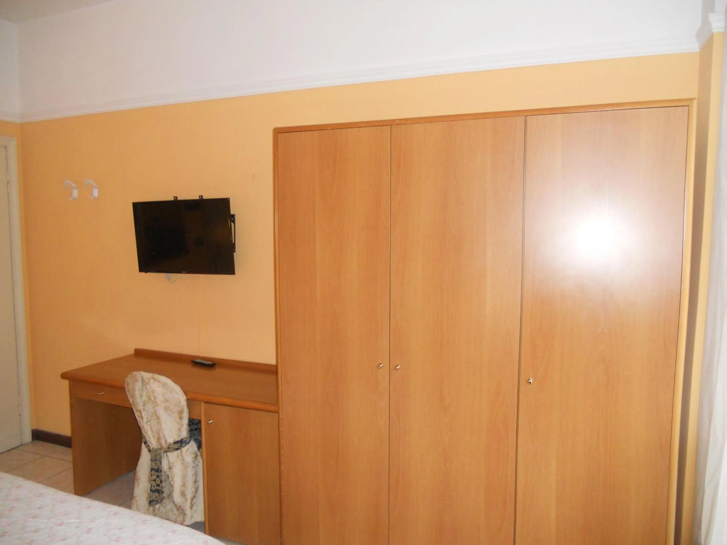 TV and multimedia, Bed in Hotel Salus