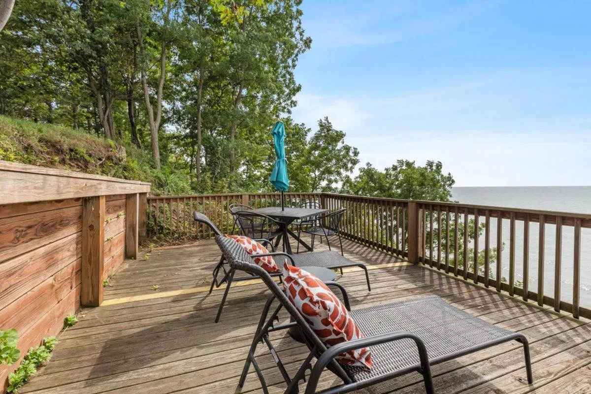 Other in 100 private beach frontage on LK MI Hot tub