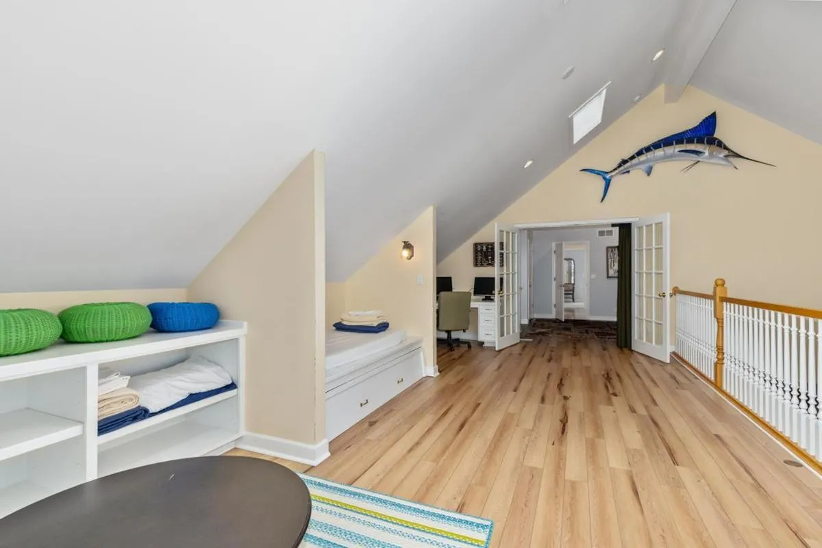 Other, Bed in 100 private beach frontage on LK MI Hot tub