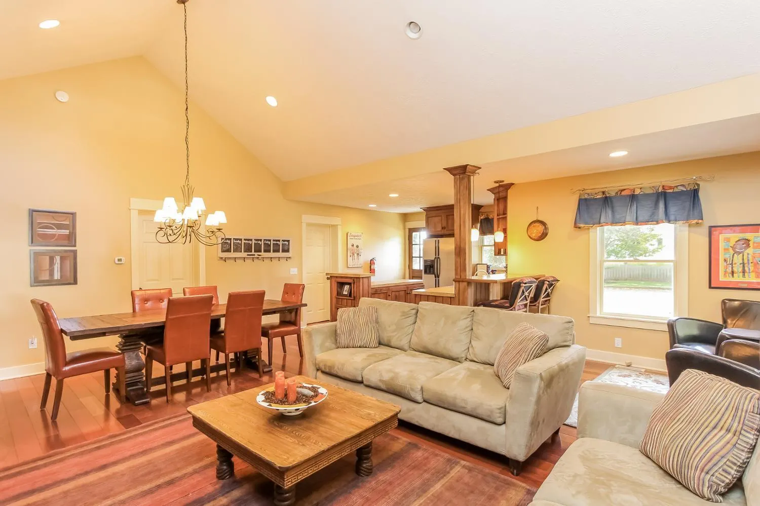 Nightingale apt with hot tub walk to Saugatuck