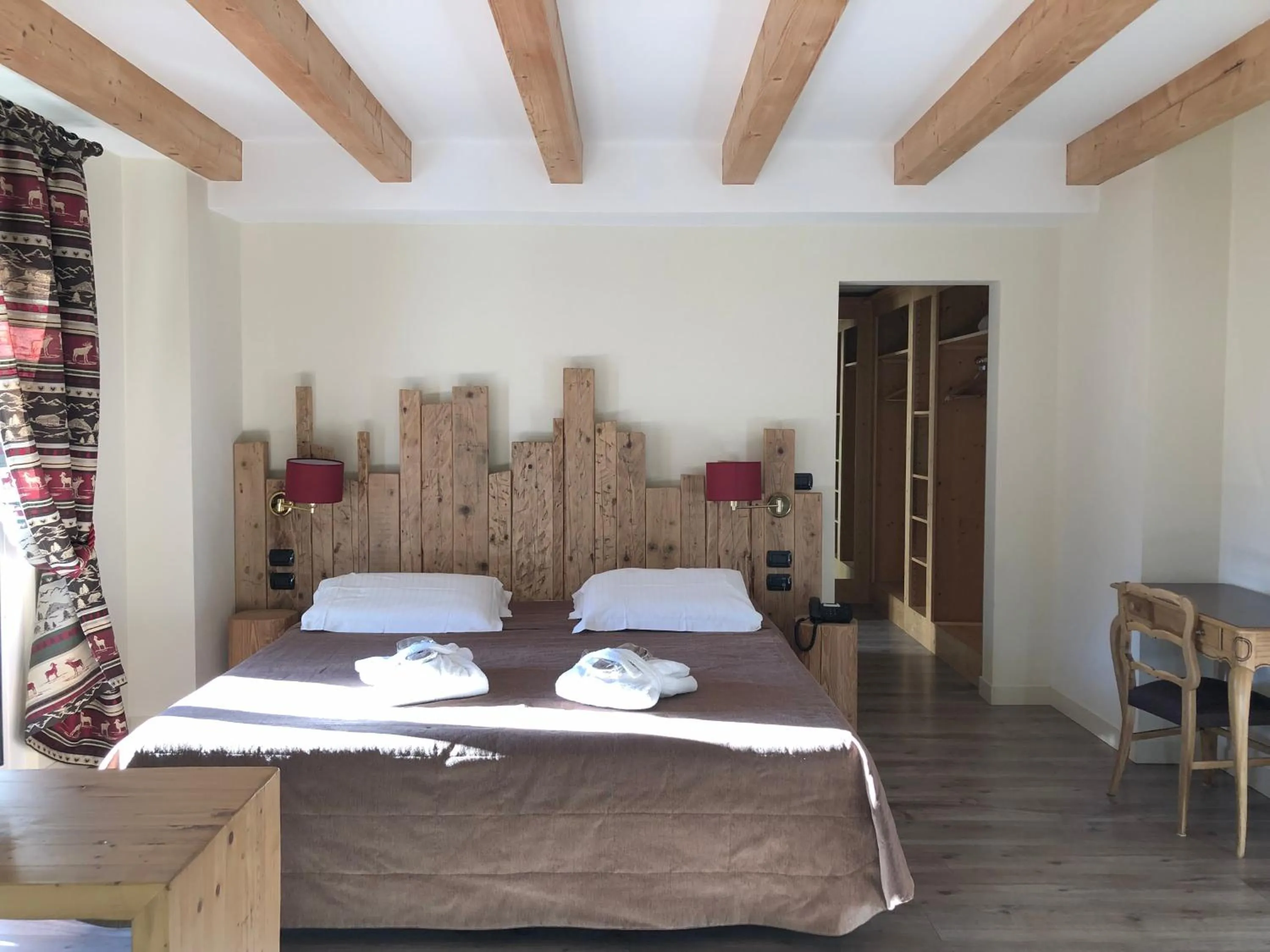 Photo of the whole room, Bed in Hotel Savoia dal 1924