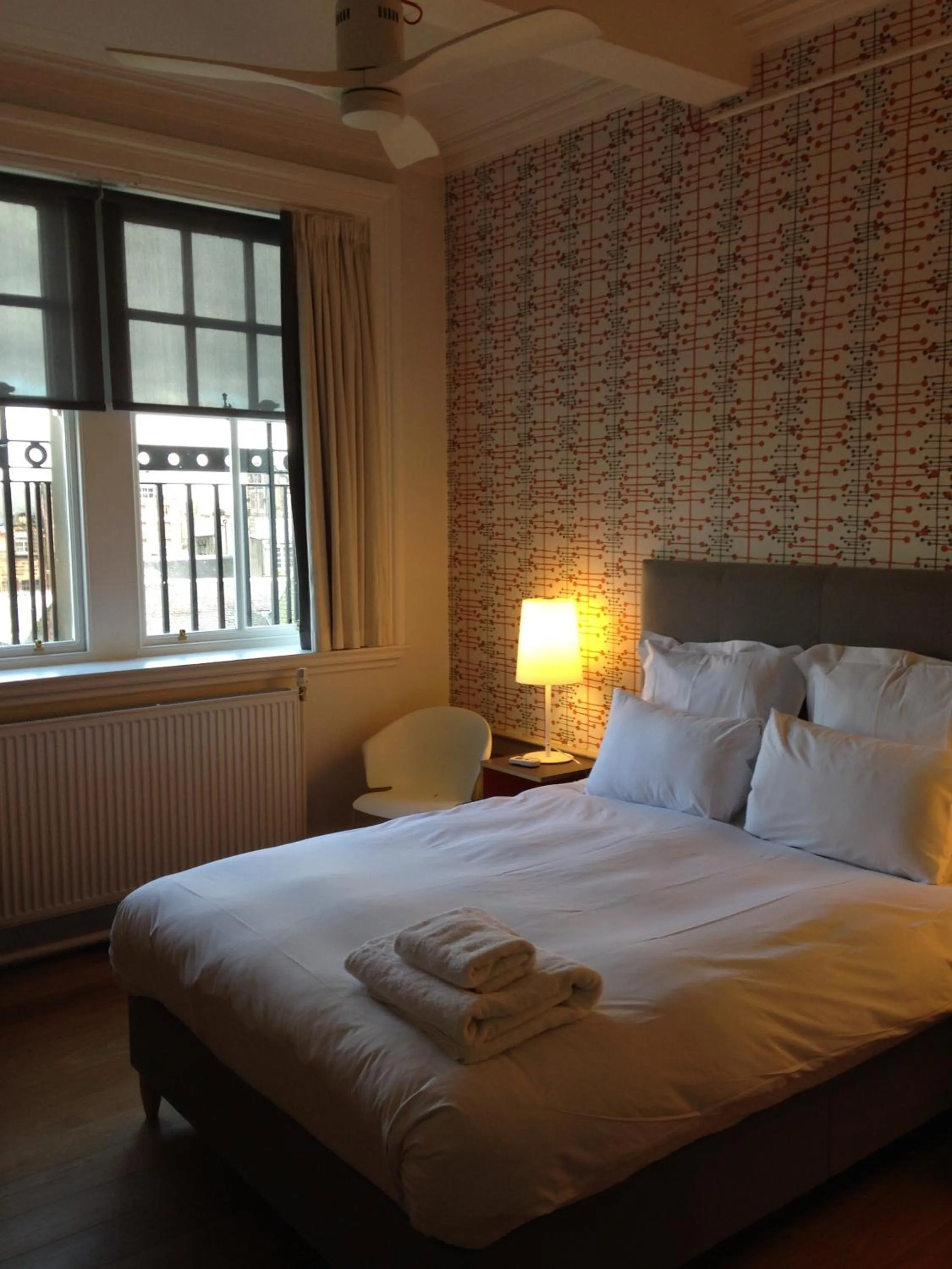 Bed in Grasshopper Hotel Glasgow