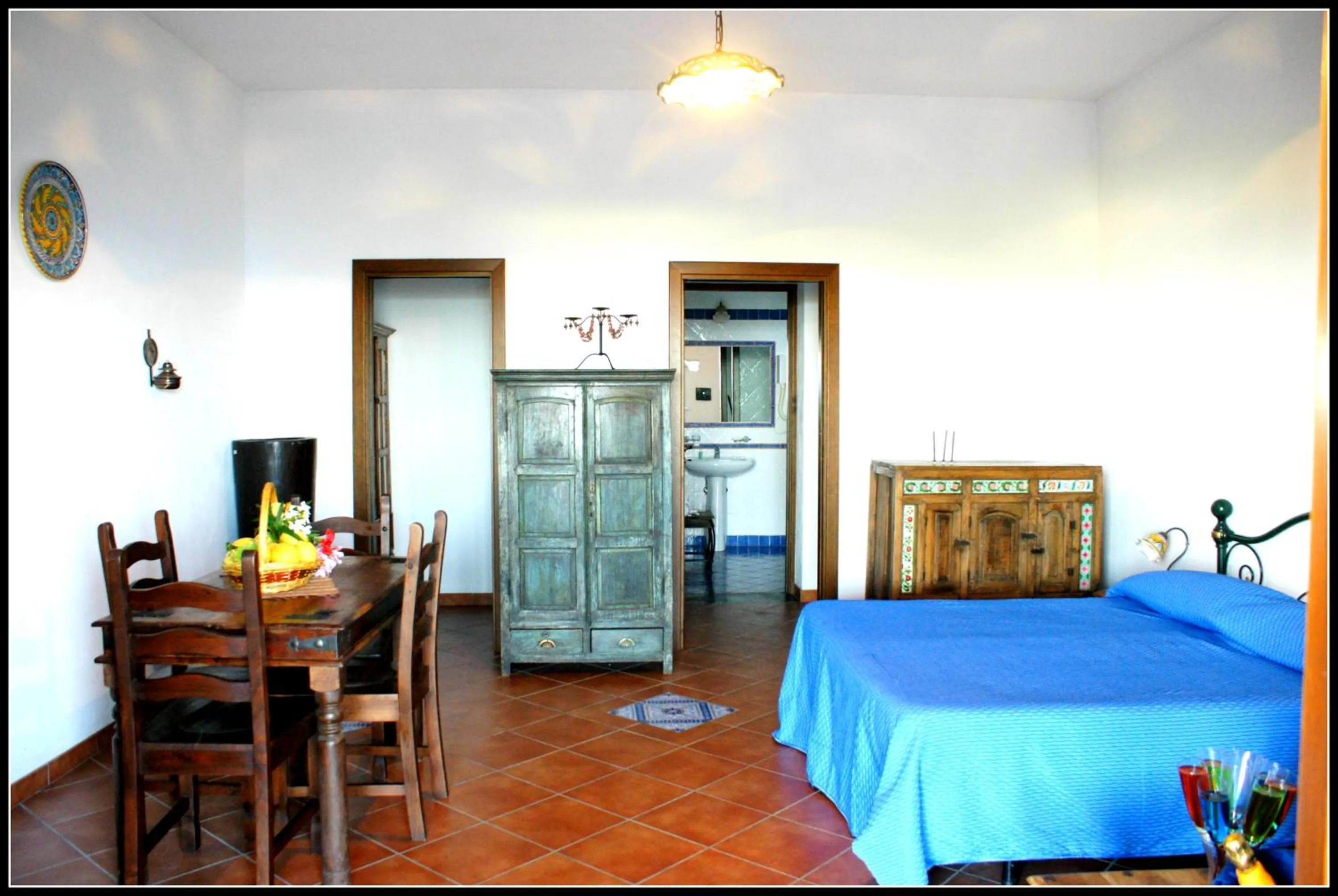 Dining area, Bed in Pedra Residence