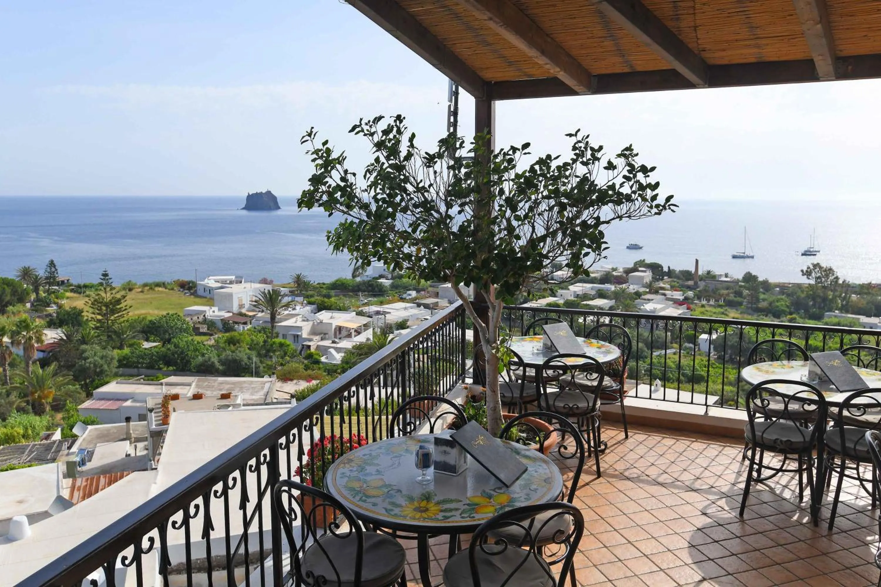 Breakfast in Pedra Residence