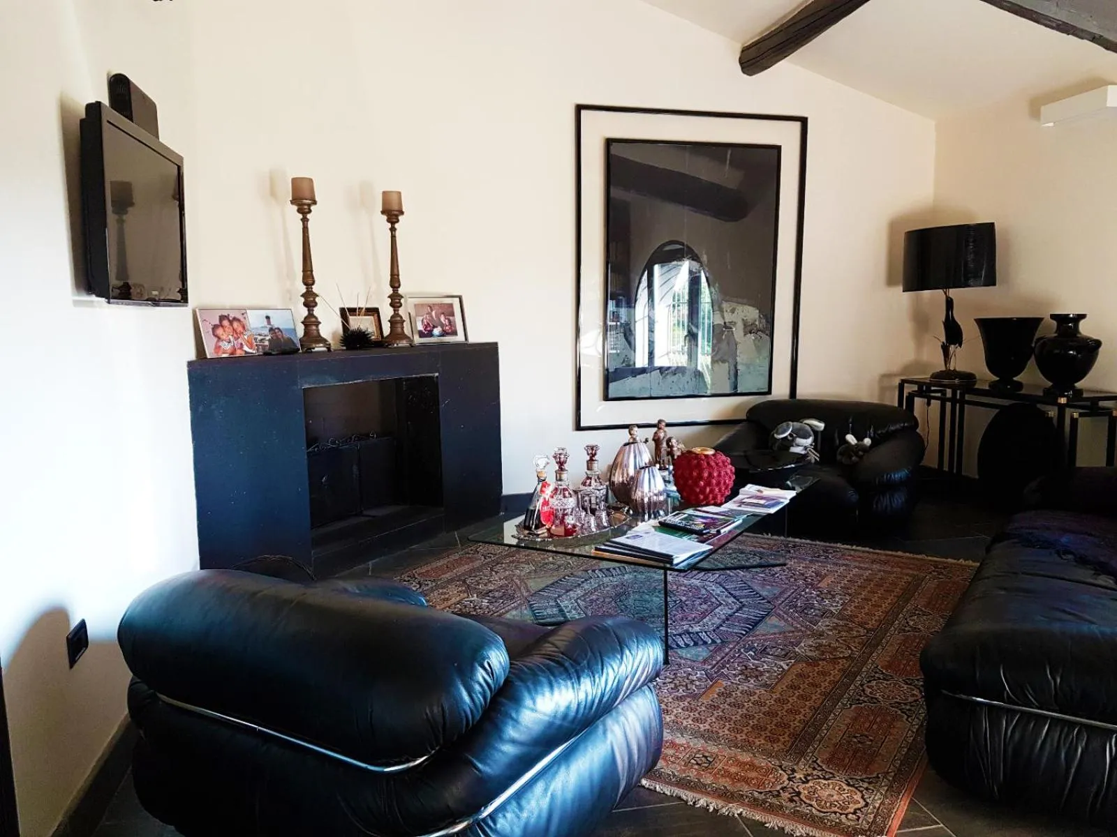 Communal lounge/ TV room in Borgo Antico XIX sec.