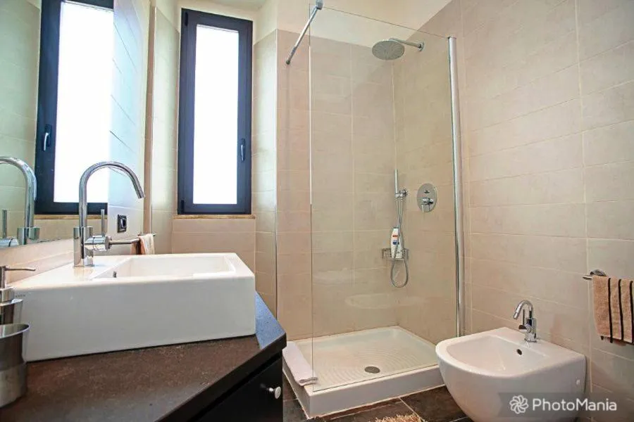 Shower in Borgo Antico XIX sec.