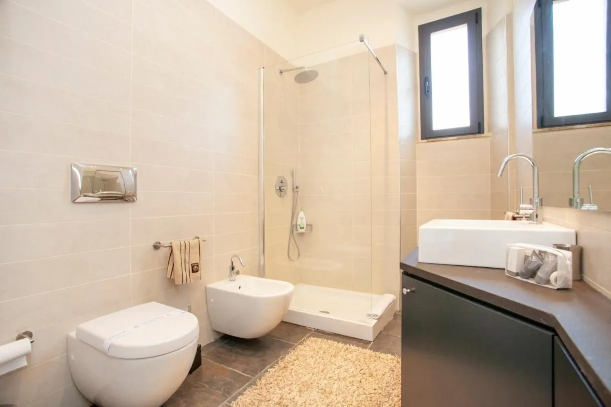 Shower in Borgo Antico XIX sec.