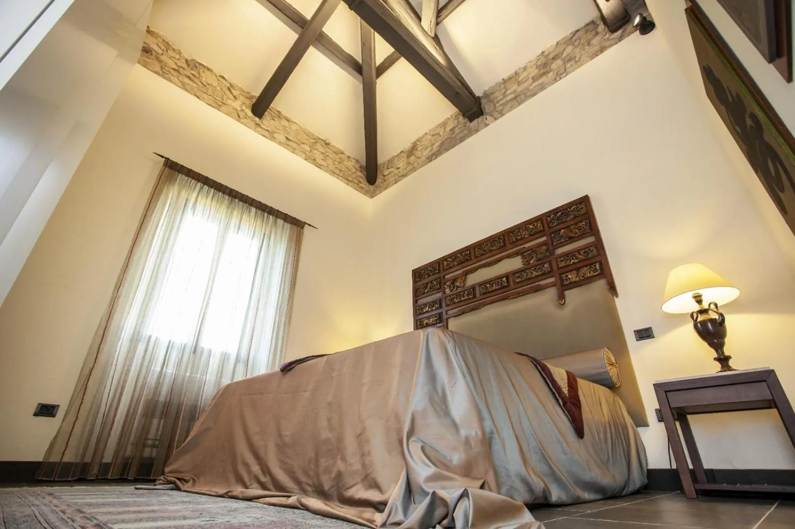 Photo of the whole room, Bed in Borgo Antico XIX sec.