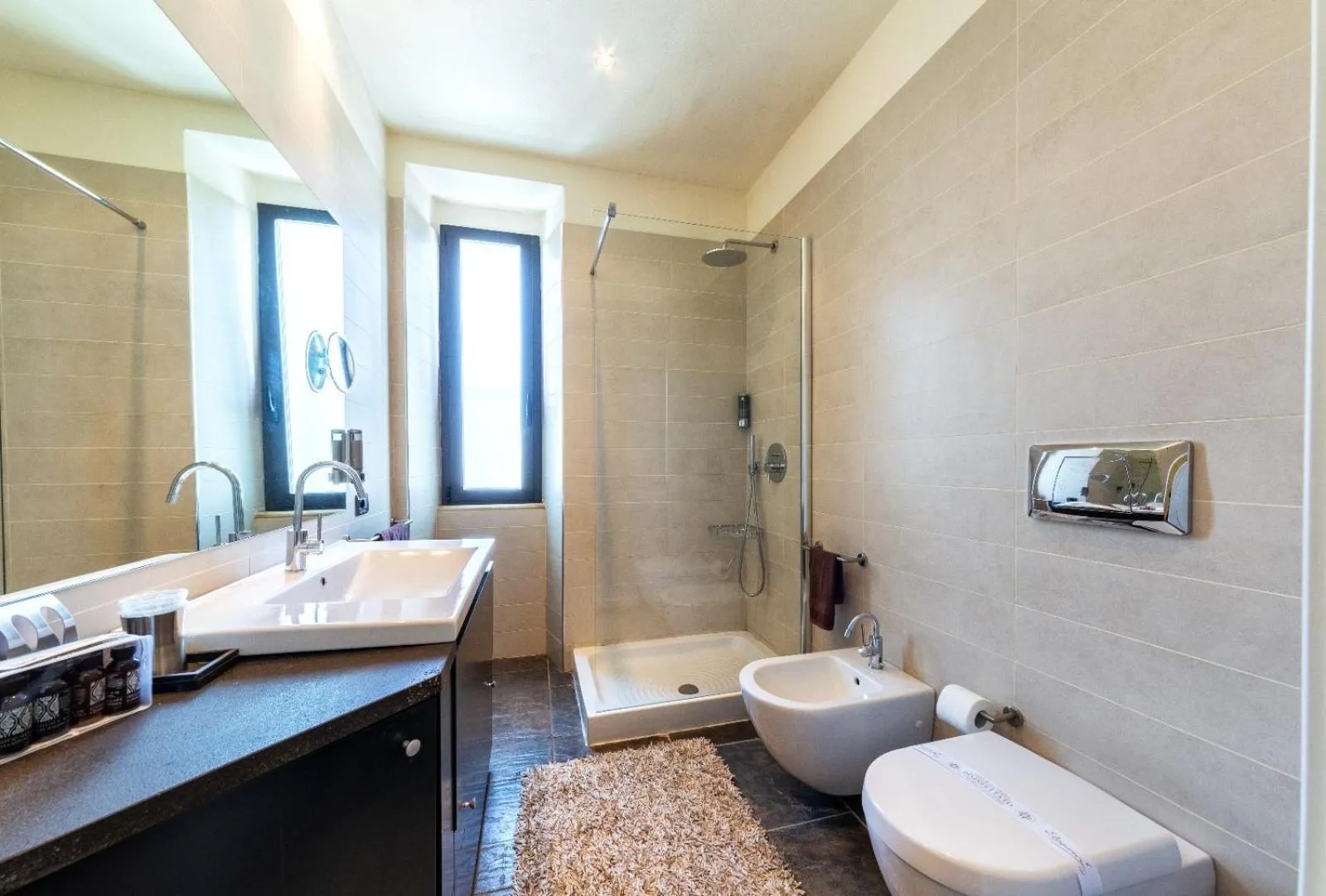 Shower in Borgo Antico XIX sec.