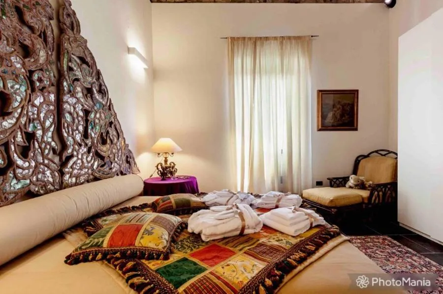 Photo of the whole room, Bed in Borgo Antico XIX sec.