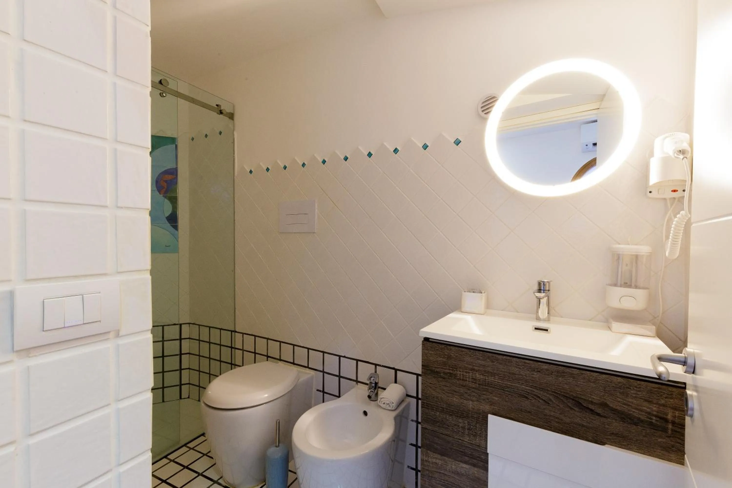 Bathroom in 14 Leoni