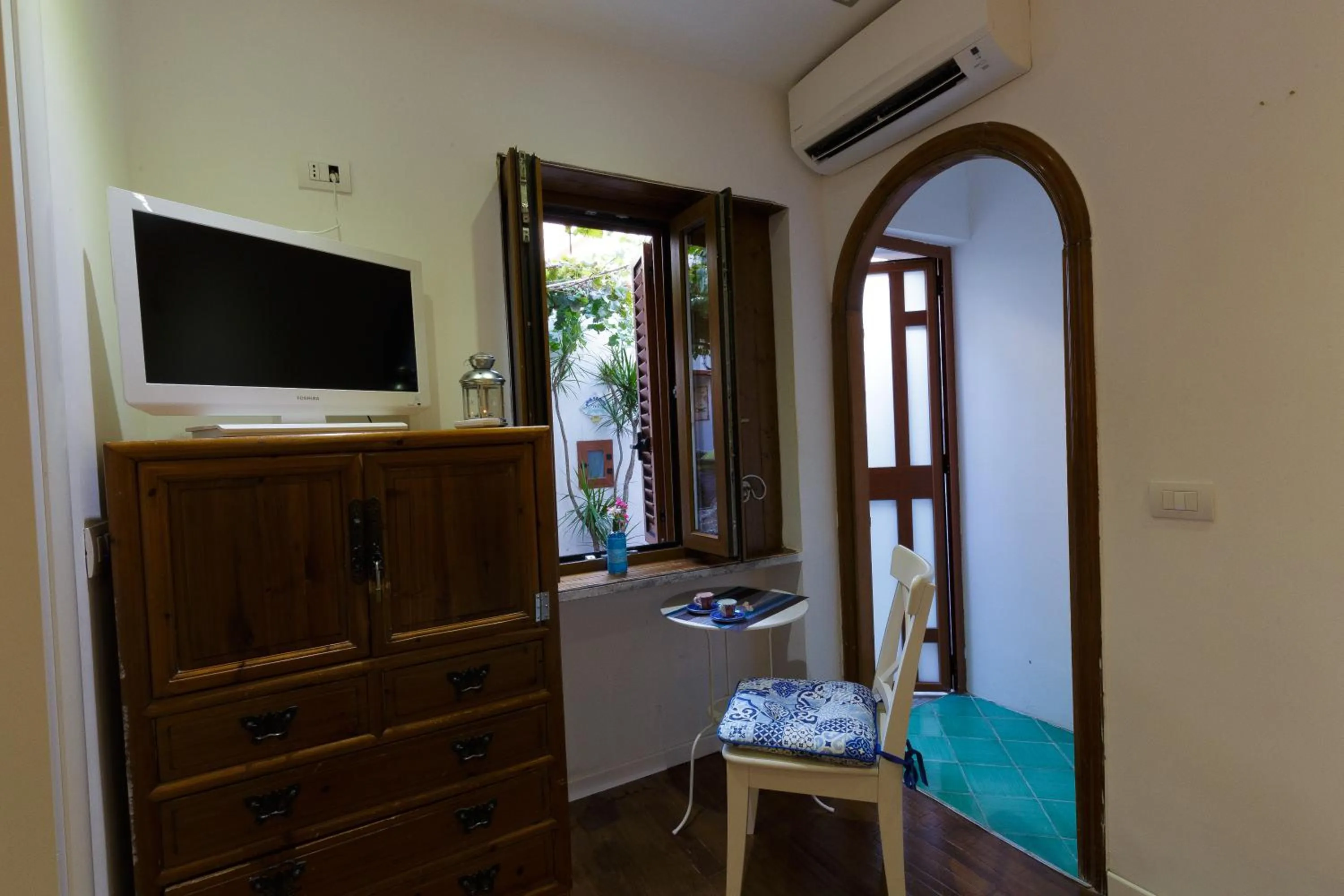 Bedroom in 14 Leoni