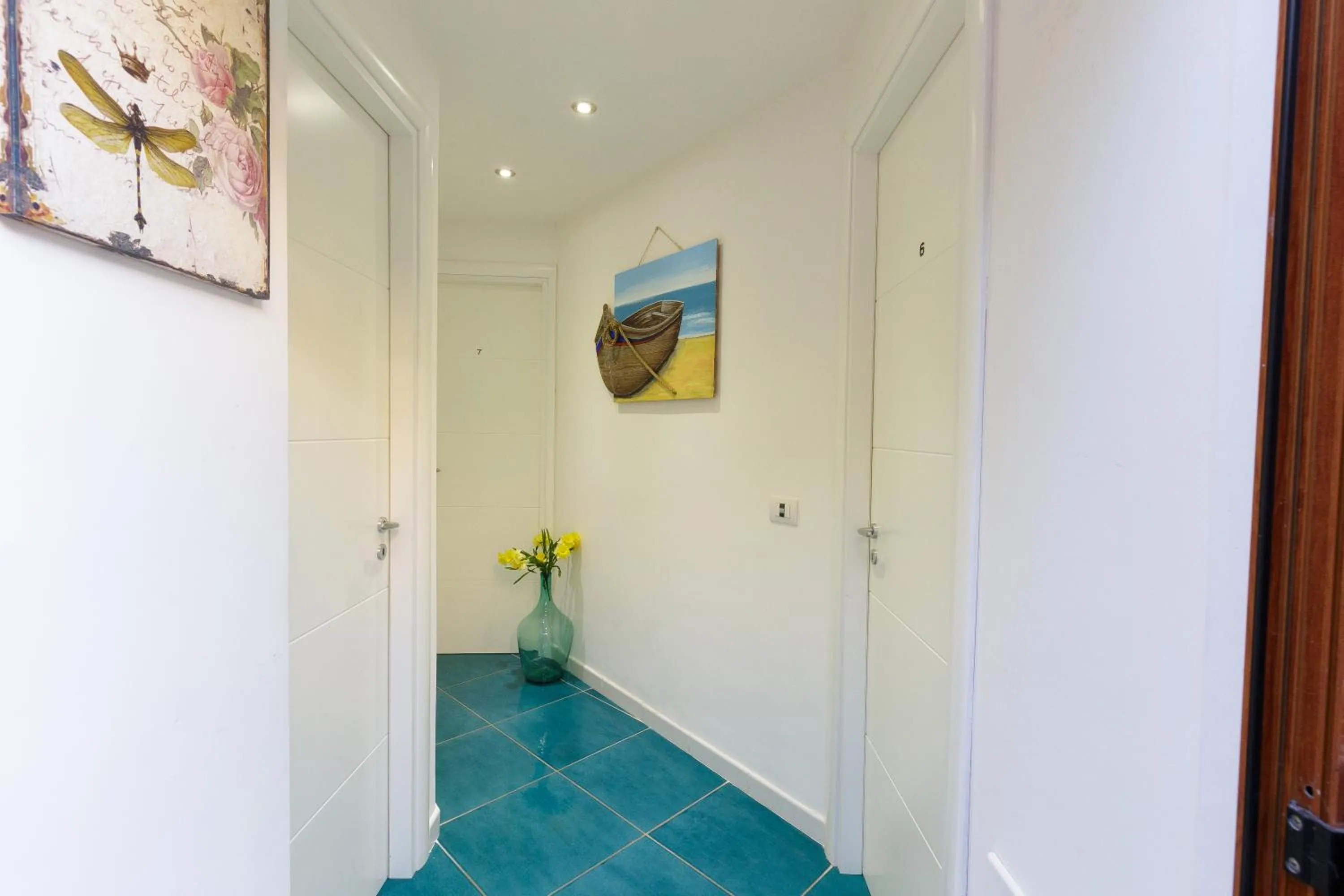 Property building in 14 Leoni