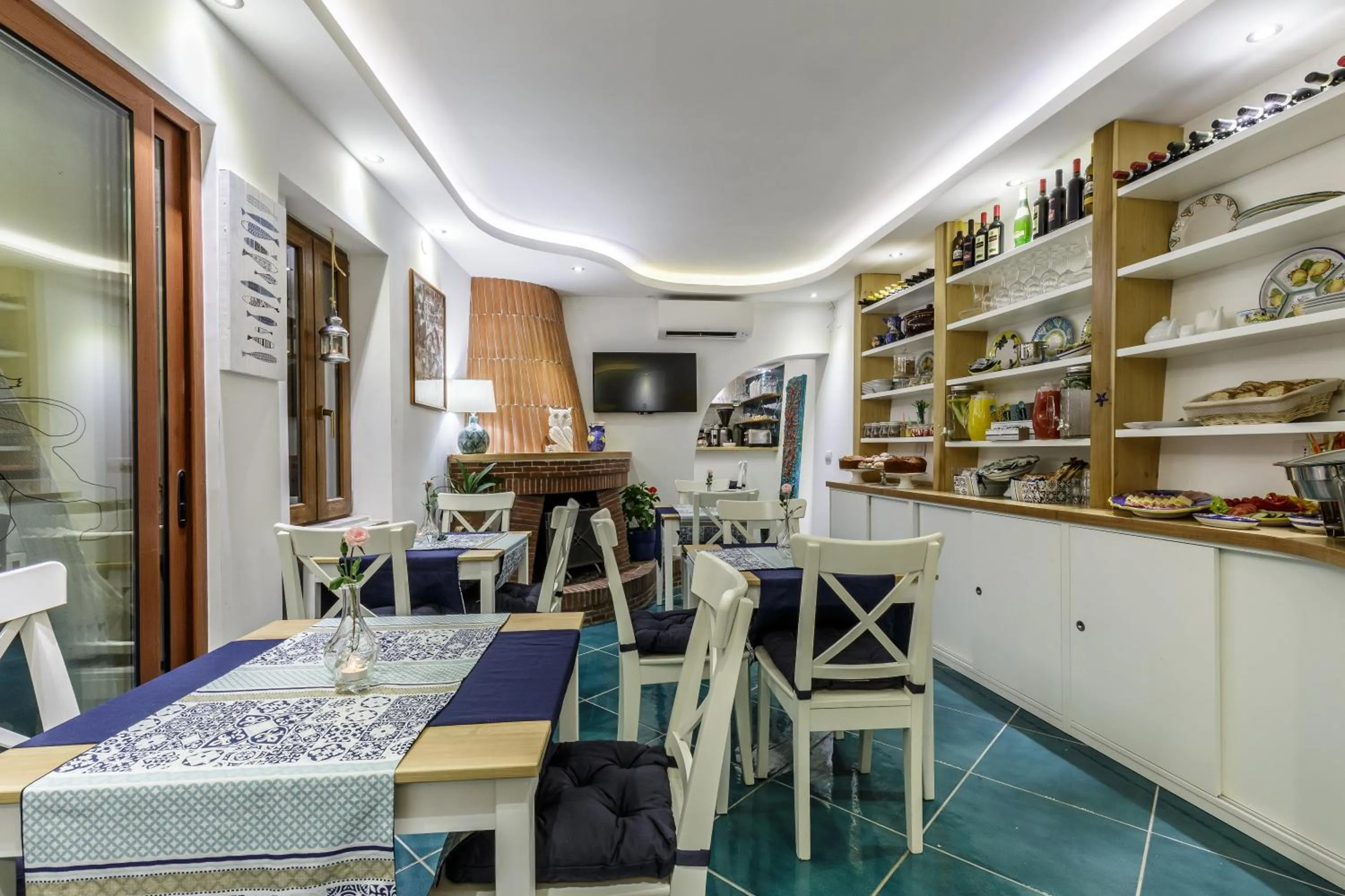 Restaurant/places to eat in 14 Leoni