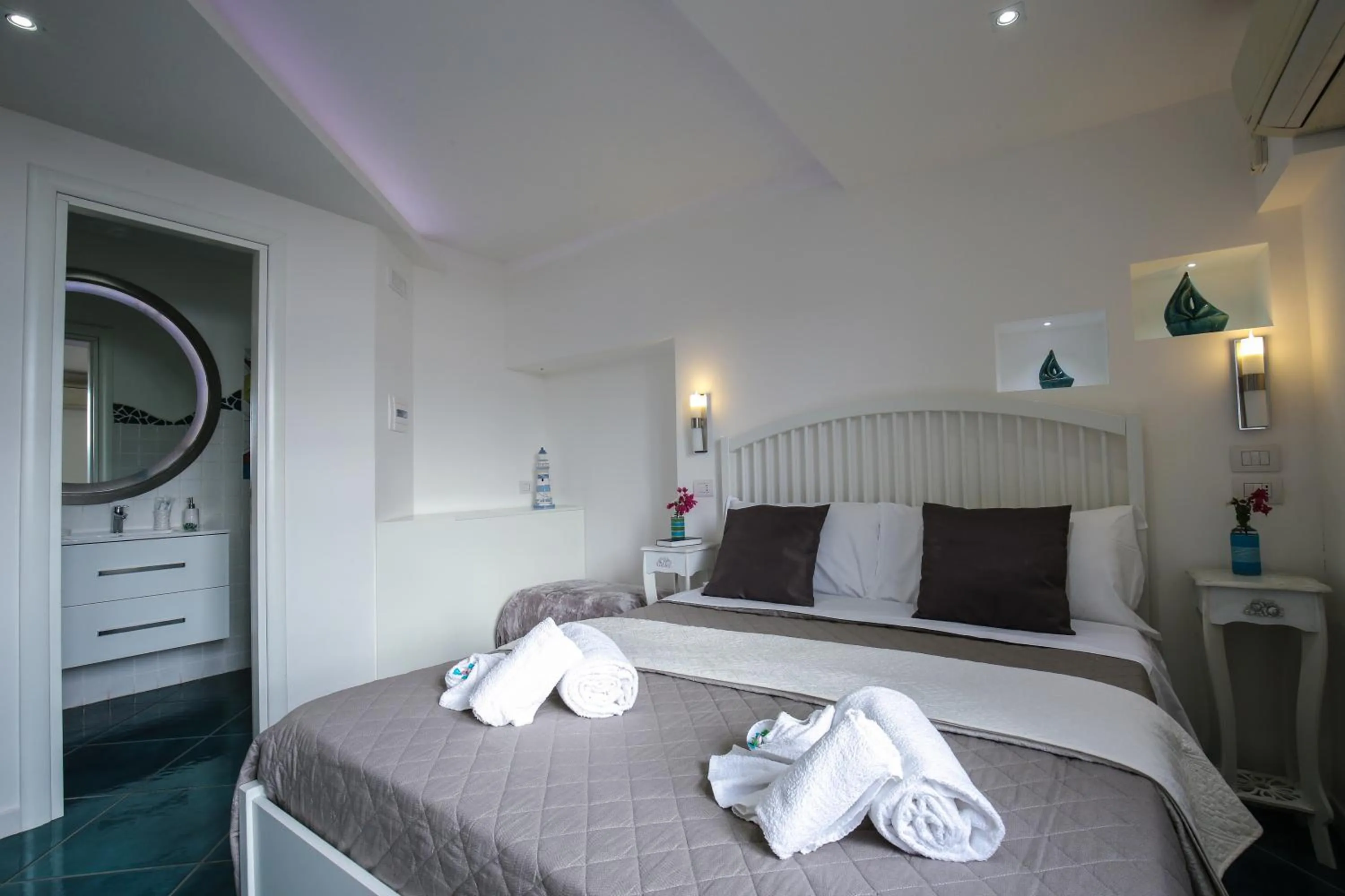 Bedroom, Bed in 14 Leoni