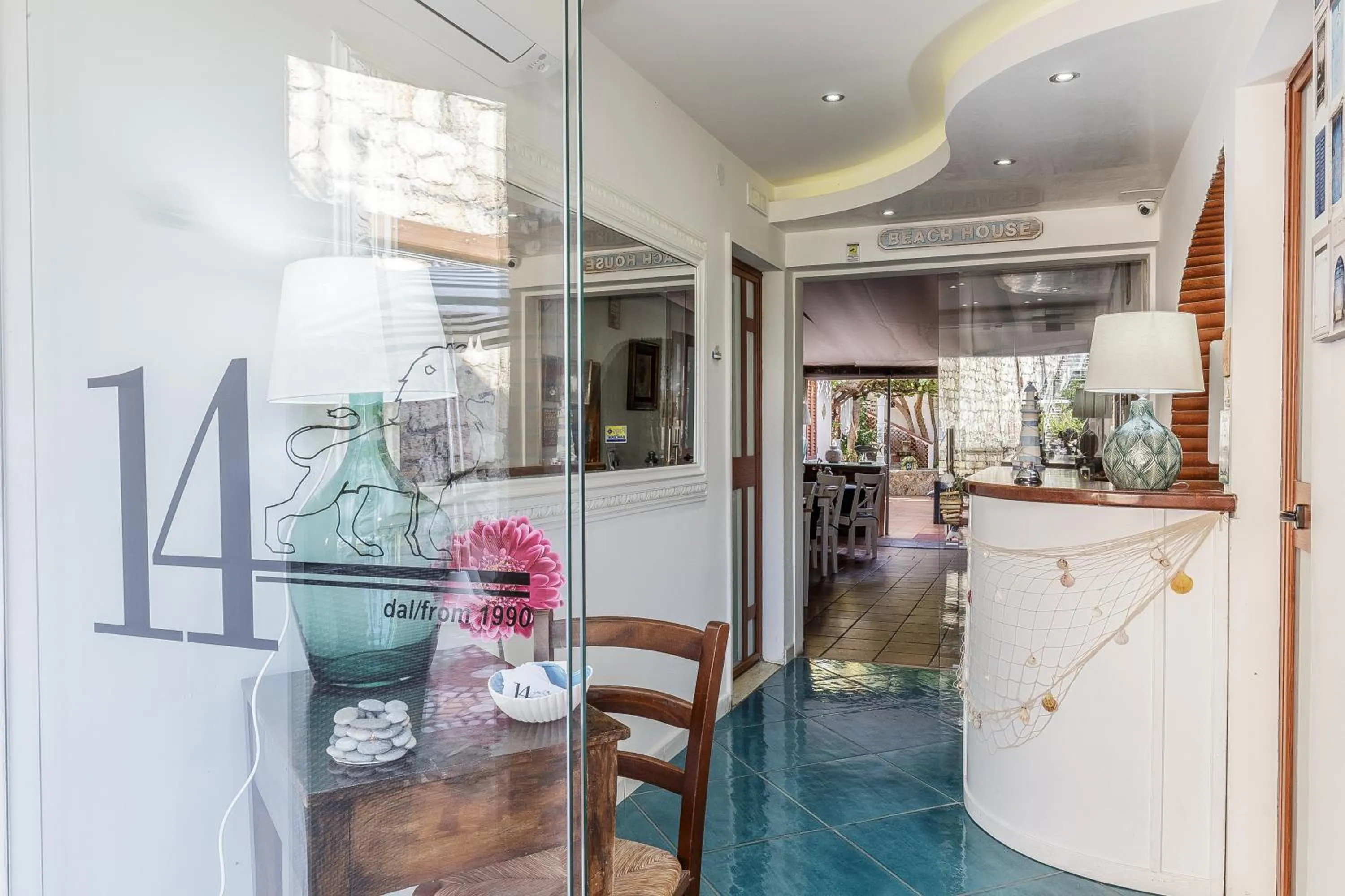 Lobby or reception in 14 Leoni