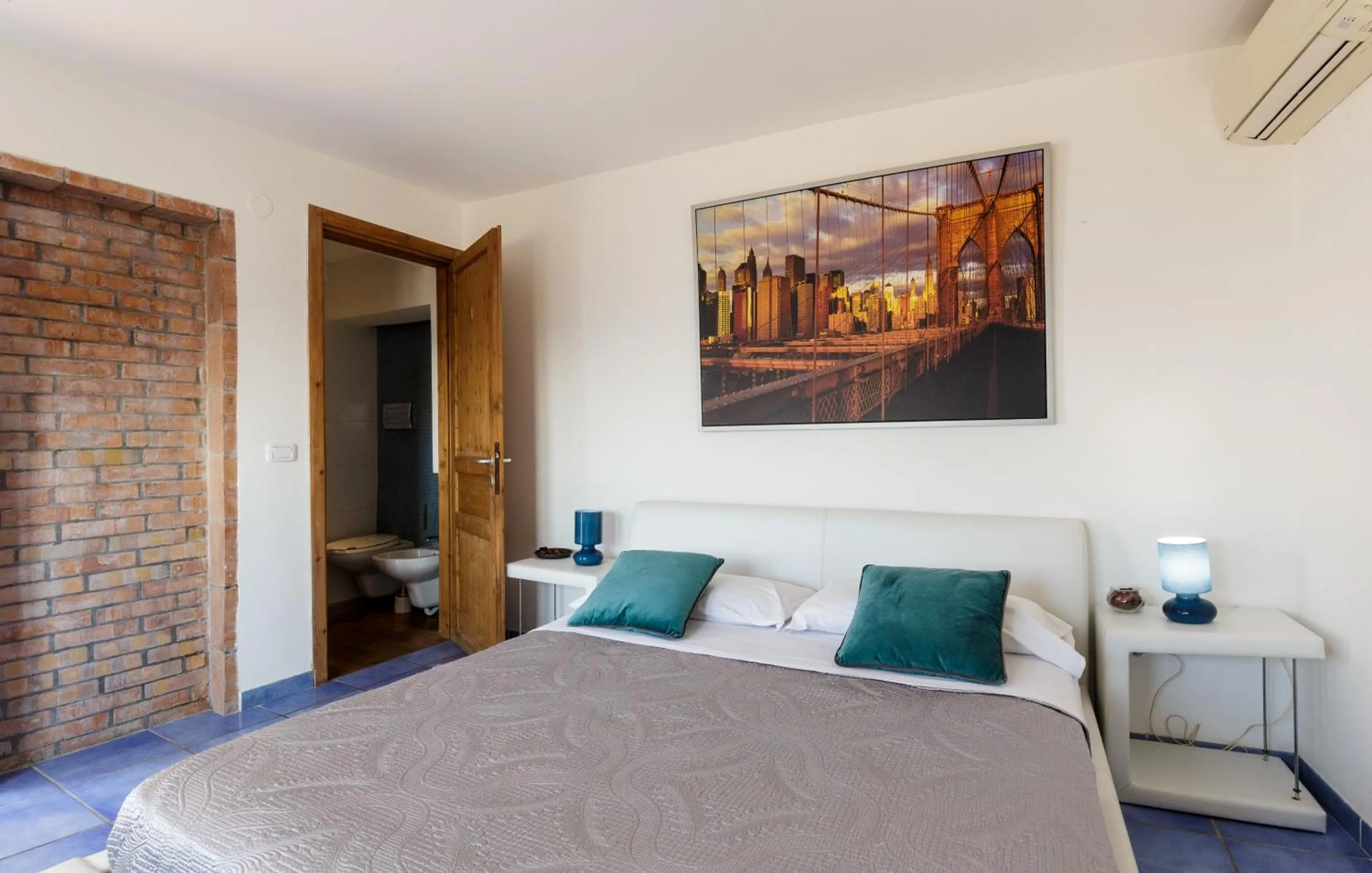 Bedroom, Bed in 14 Leoni