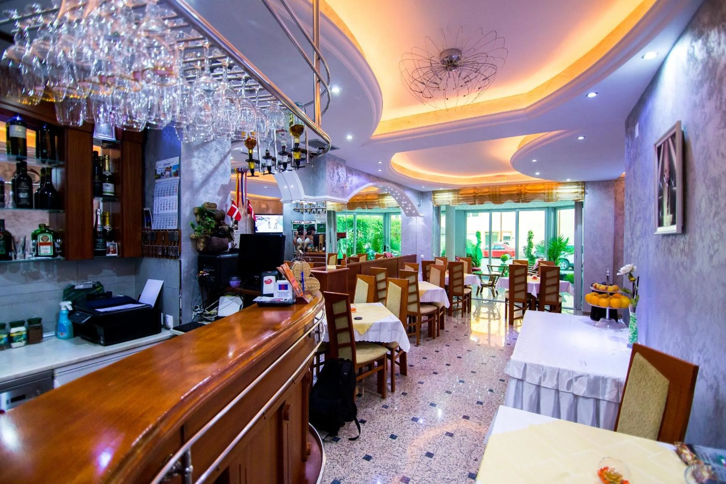 Restaurant/places to eat in Villa Dislievski