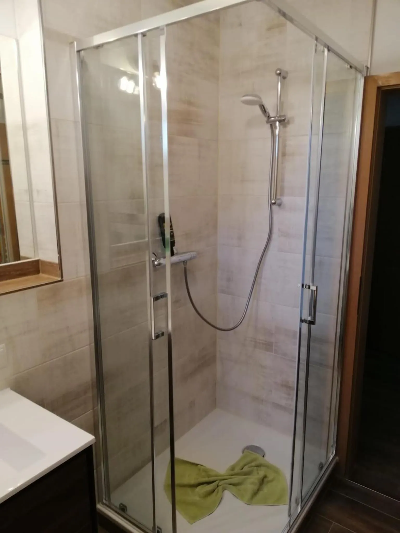 Shower in Landhotel "Zum ersten Siedler"