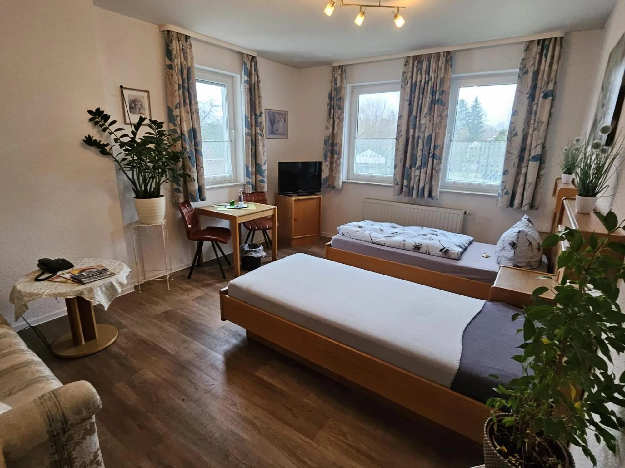 Photo of the whole room, Bed in Landhotel "Zum ersten Siedler"