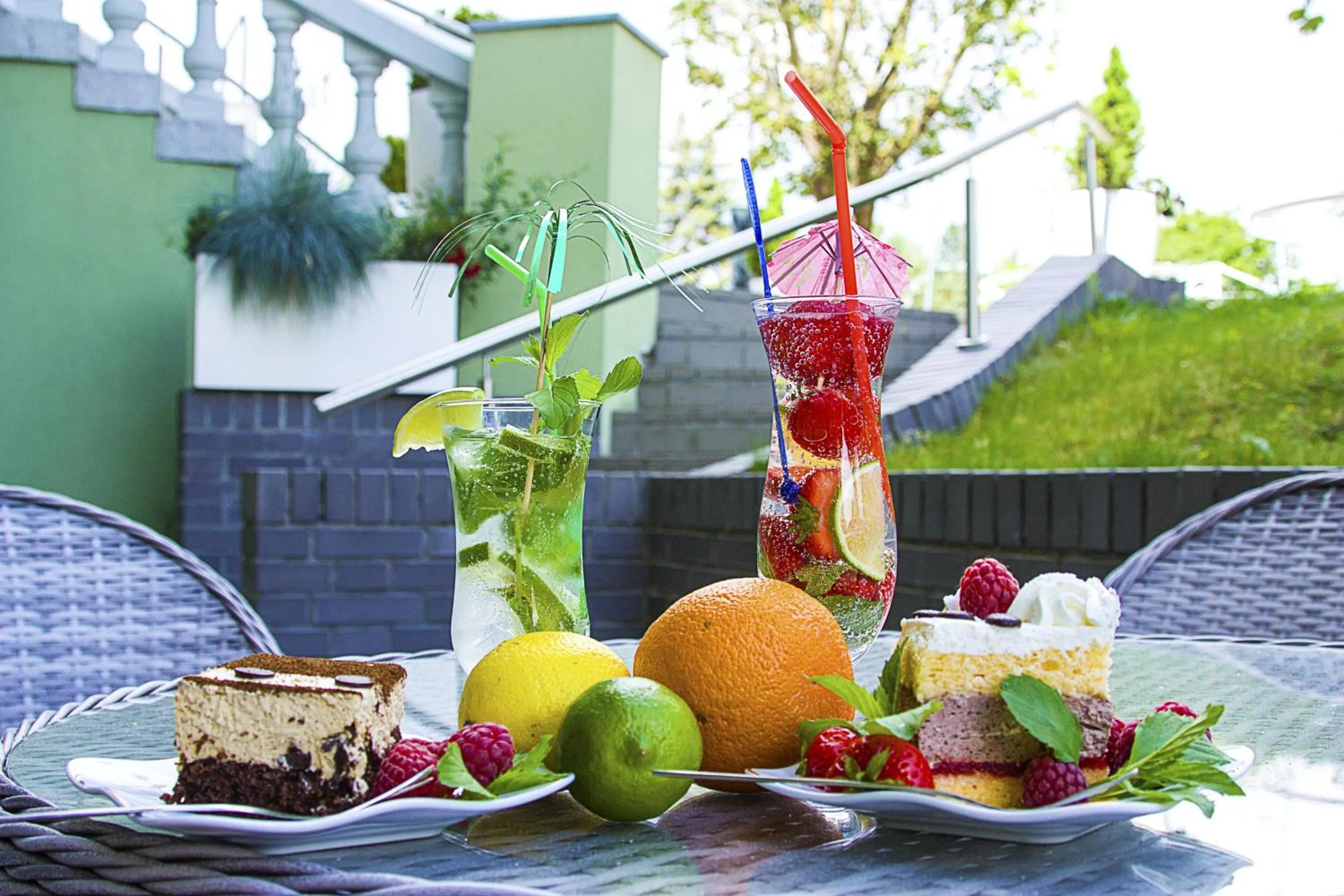 Restaurant/places to eat in Admirał I