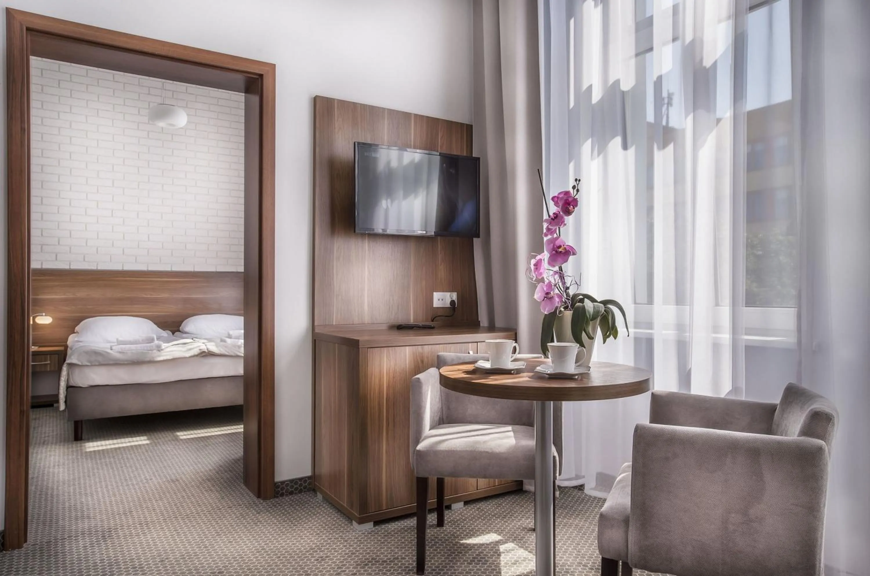 Photo of the whole room, Bed in Admirał I