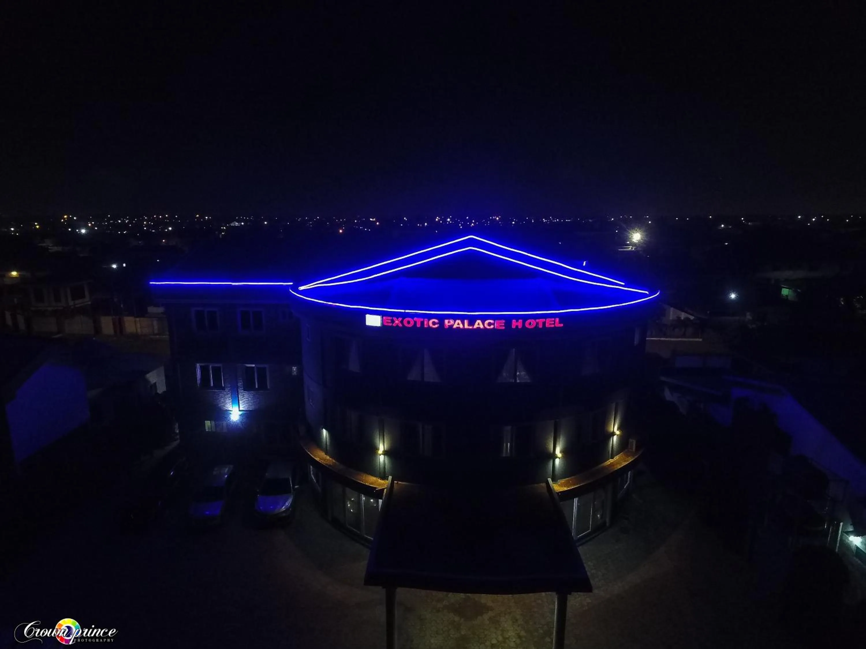 Evening entertainment in Exotic Palace Hotel