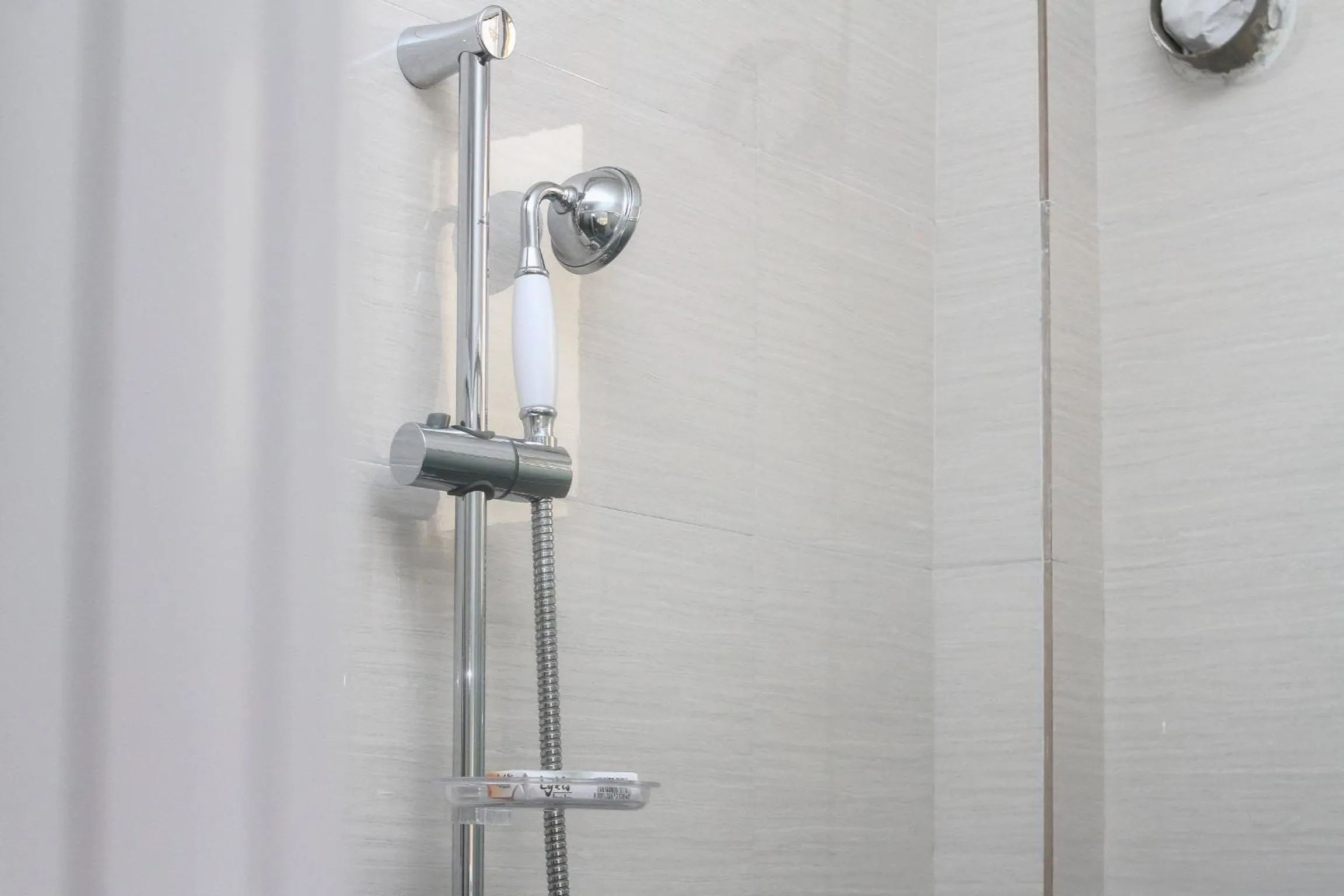 Shower in Exotic Palace Hotel