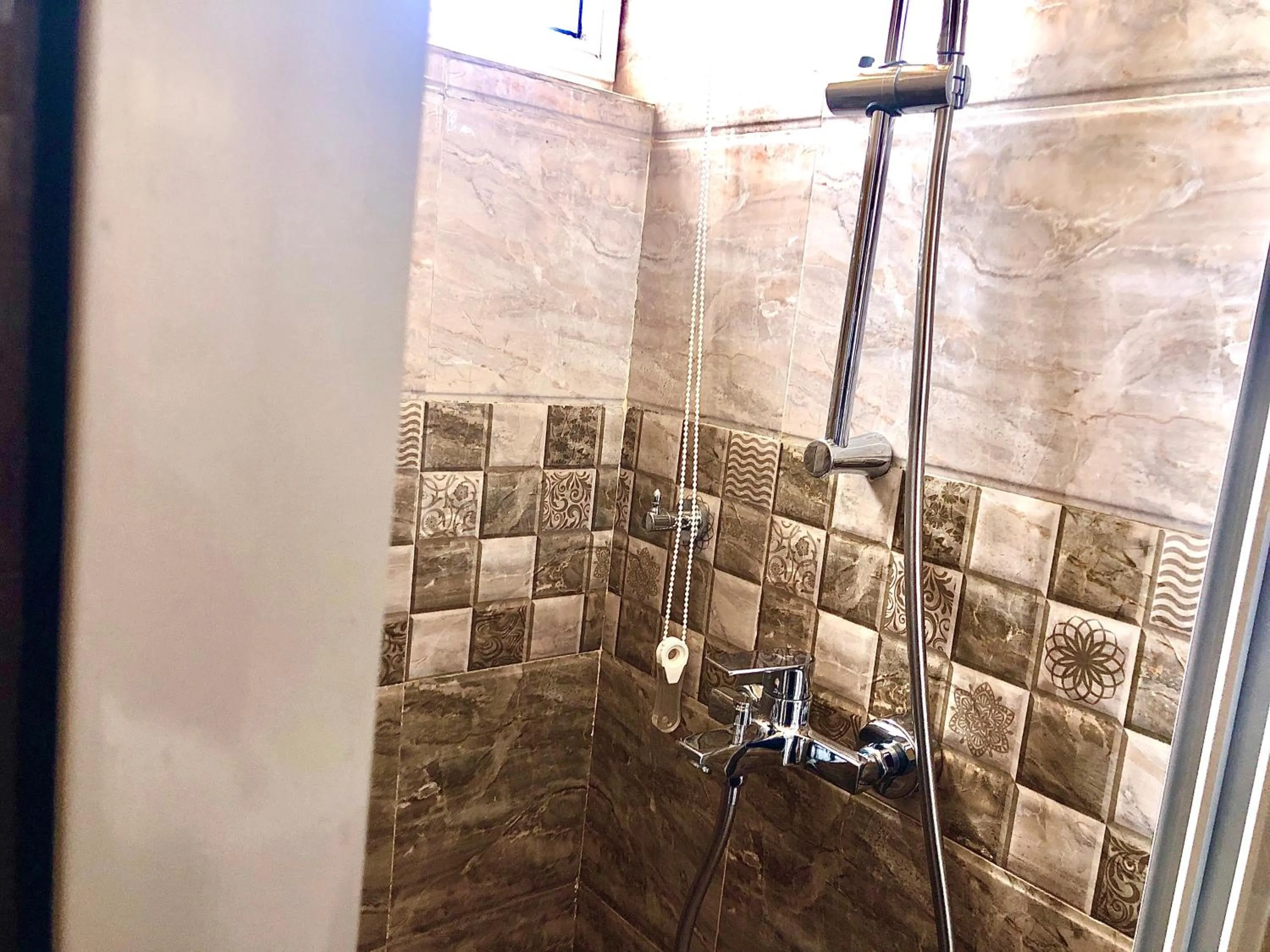 Shower in Exotic Palace Hotel