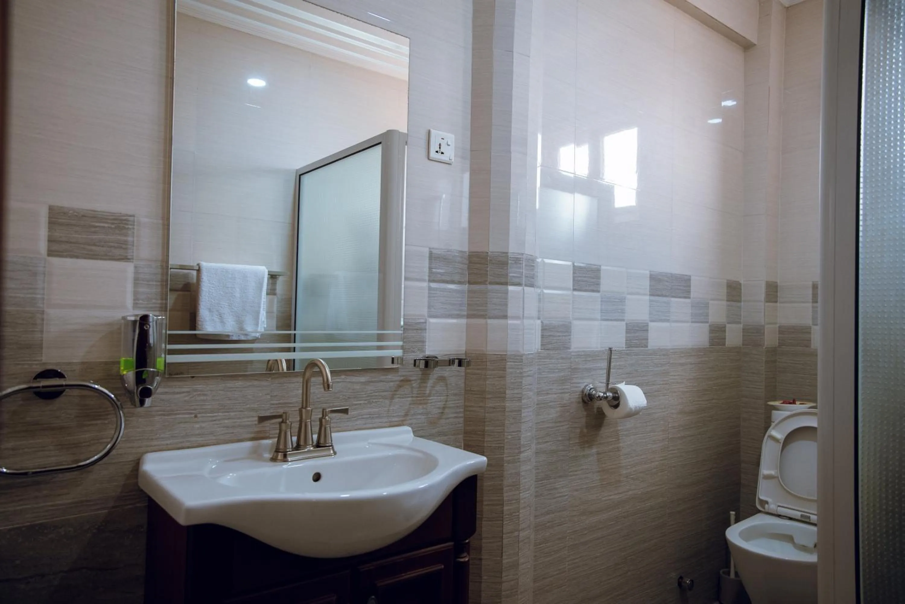 Toilet in Exotic Palace Hotel