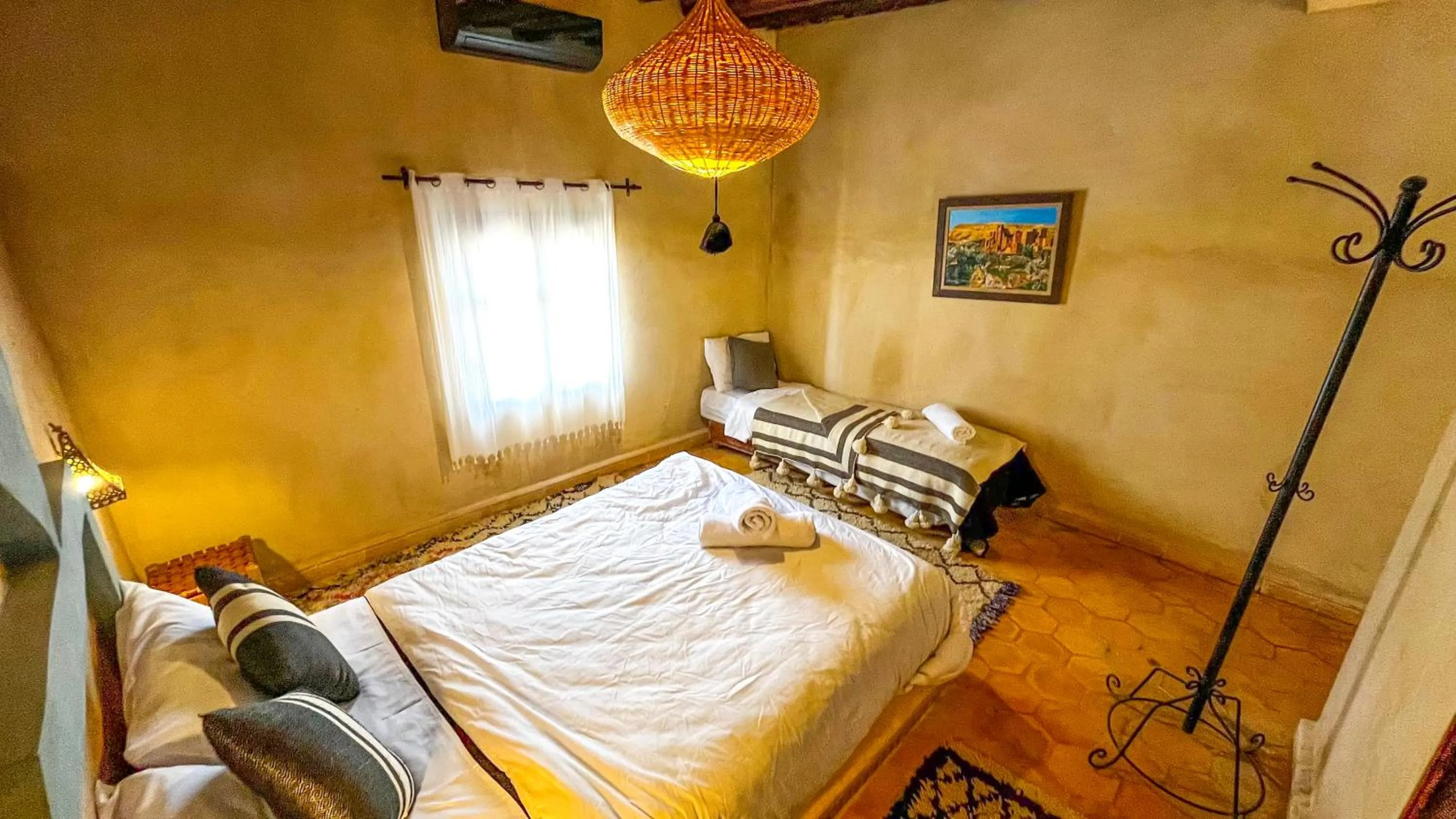 Bed in Kasbah Erg Chebbi