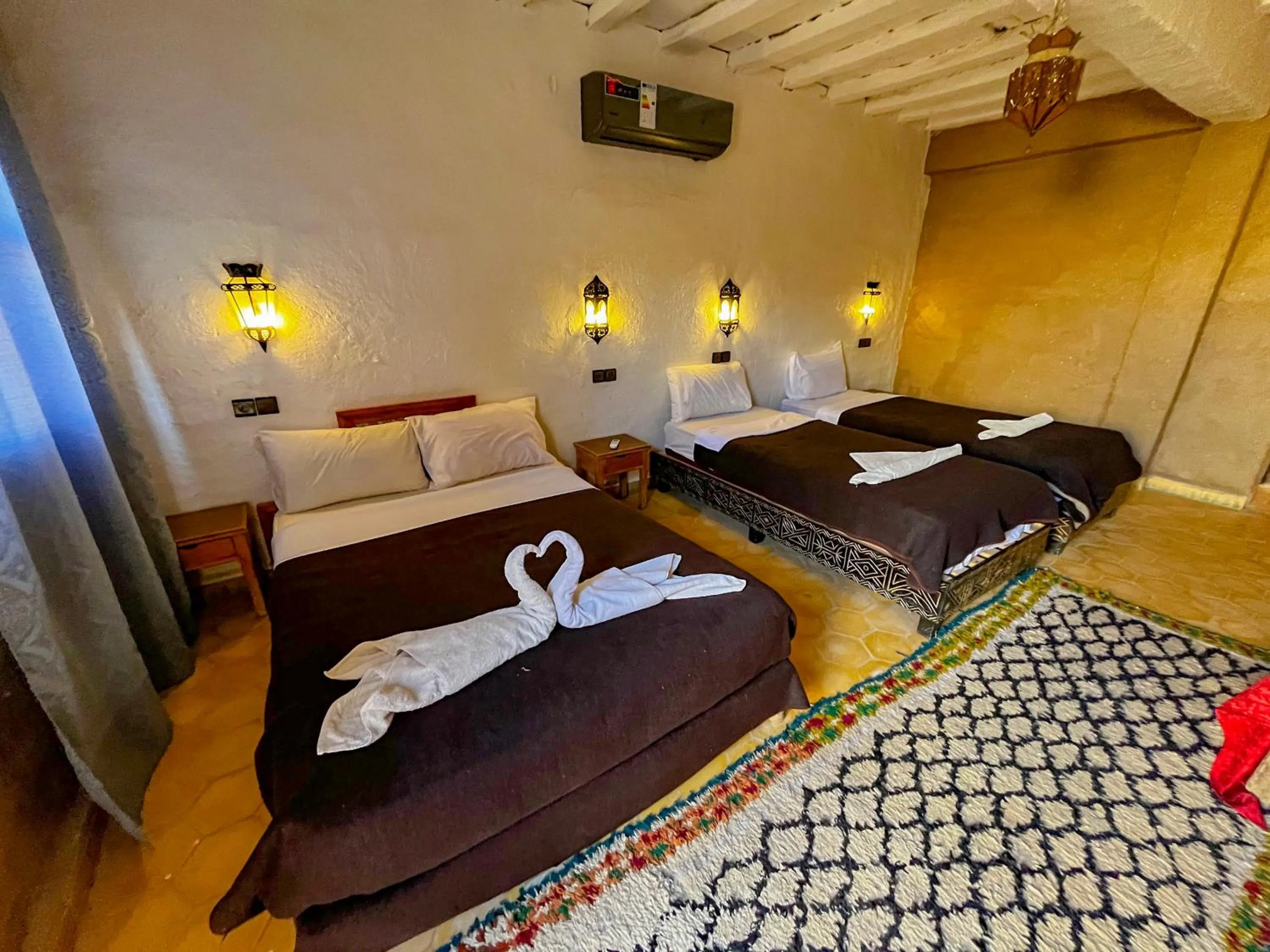 Bed in Kasbah Erg Chebbi