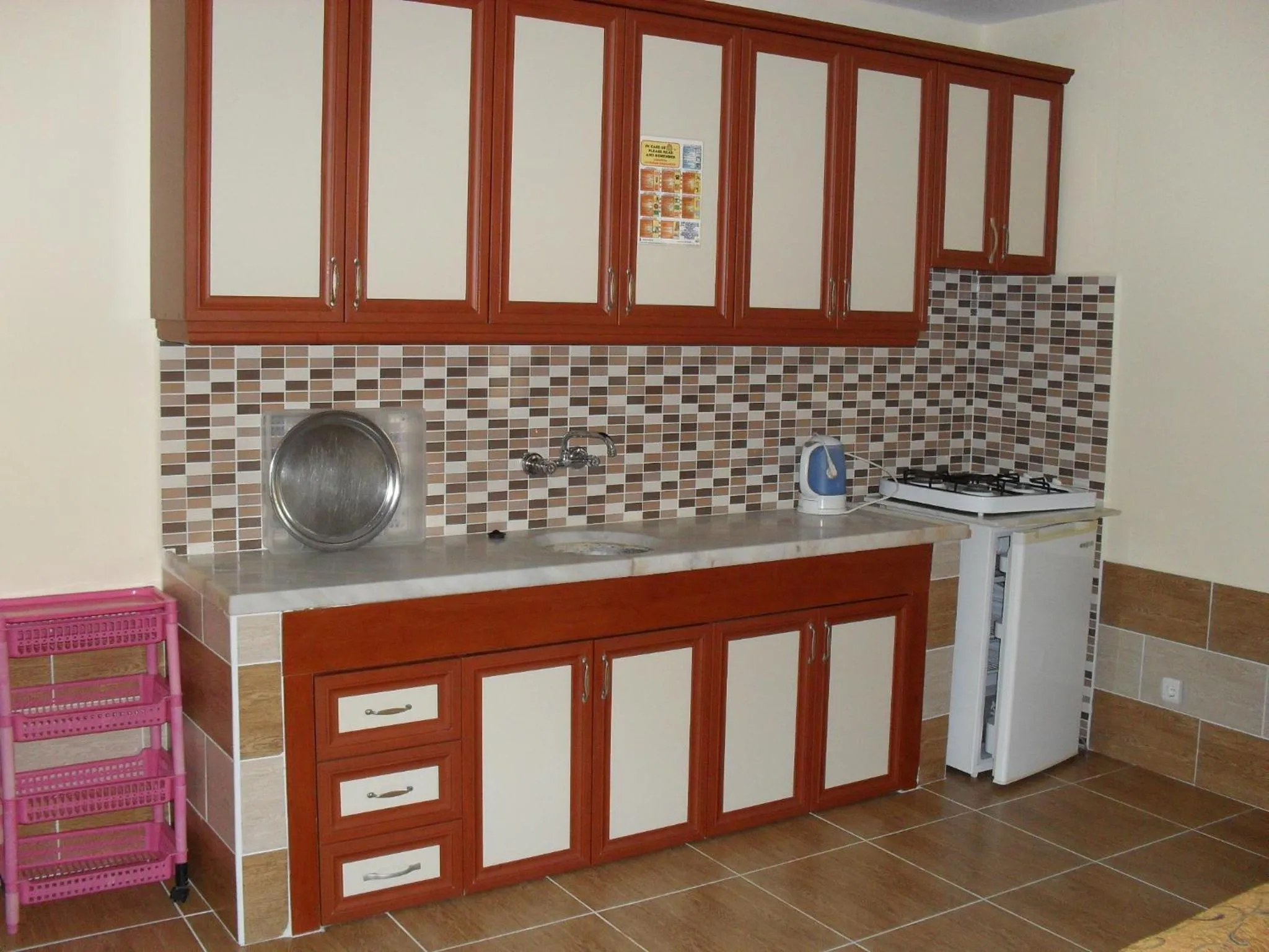 Kitchen or kitchenette in Villa Ozalp Apartments