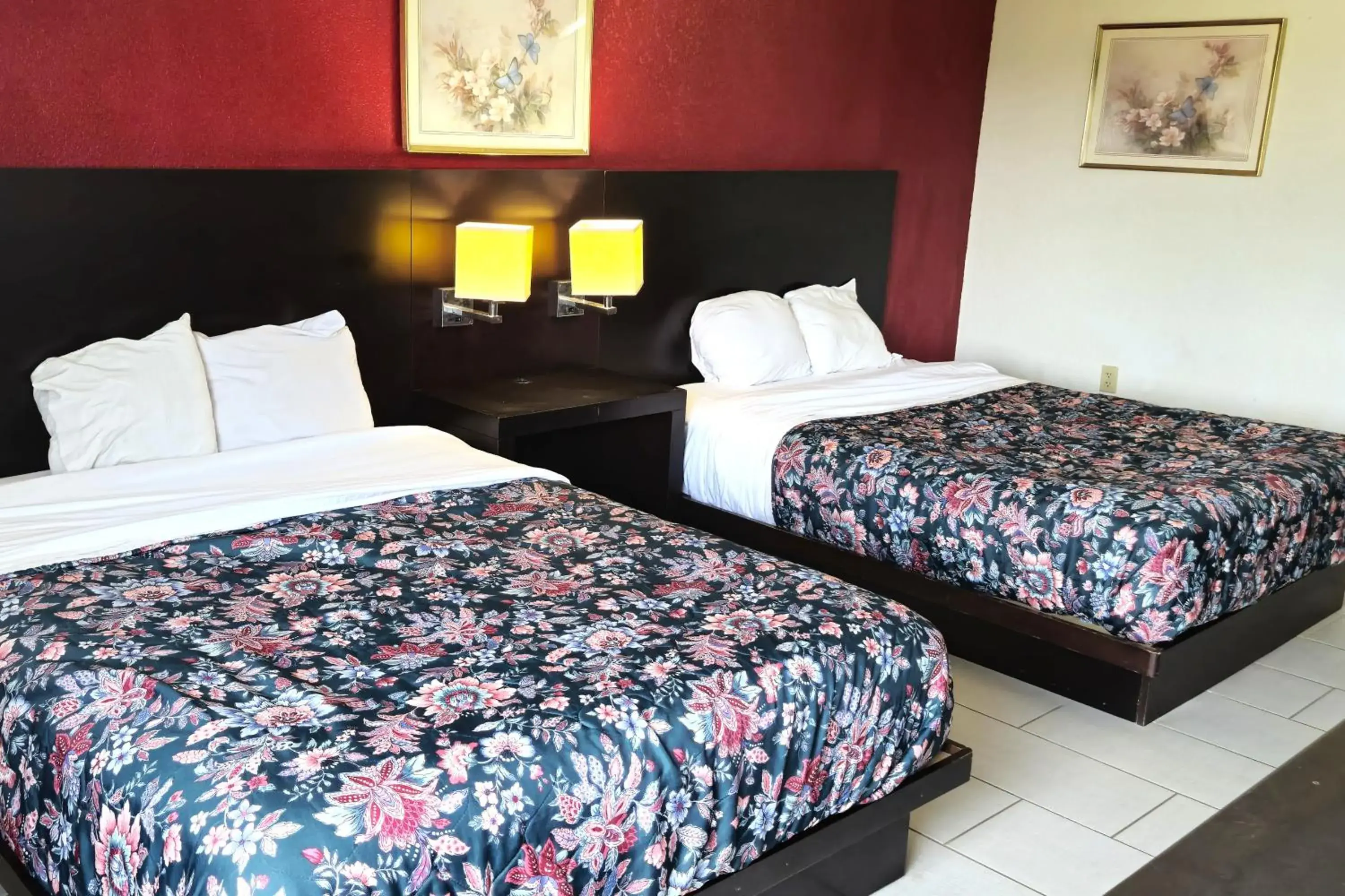 2 Queen Beds Non-Smoking in River Valley Inn and Suites 2 Queen Beds Non-Smoking in River Valley Inn and Suites