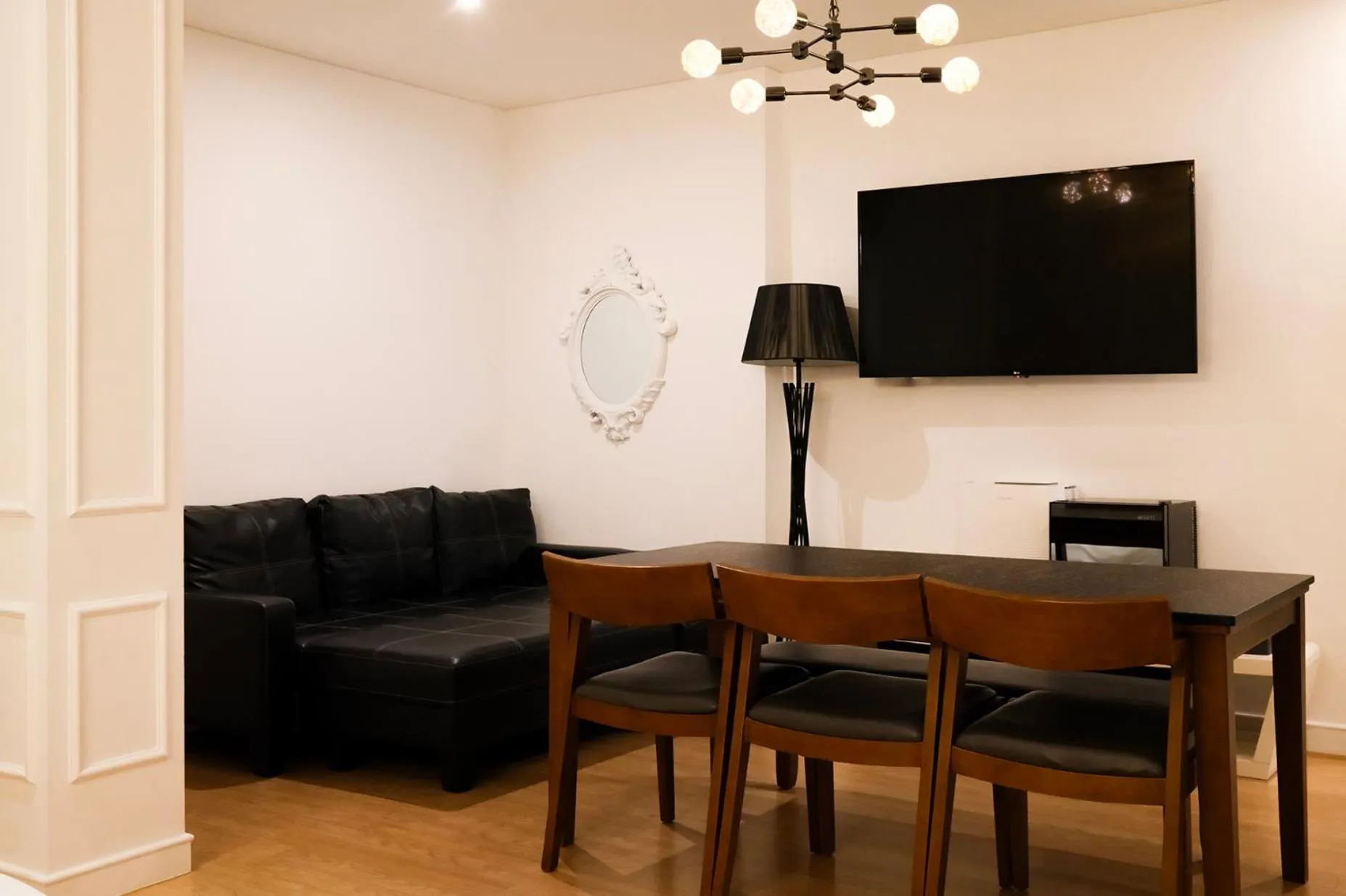 TV and multimedia in 호텔 인썸니아 Hotel Insomnia 失眠酒店