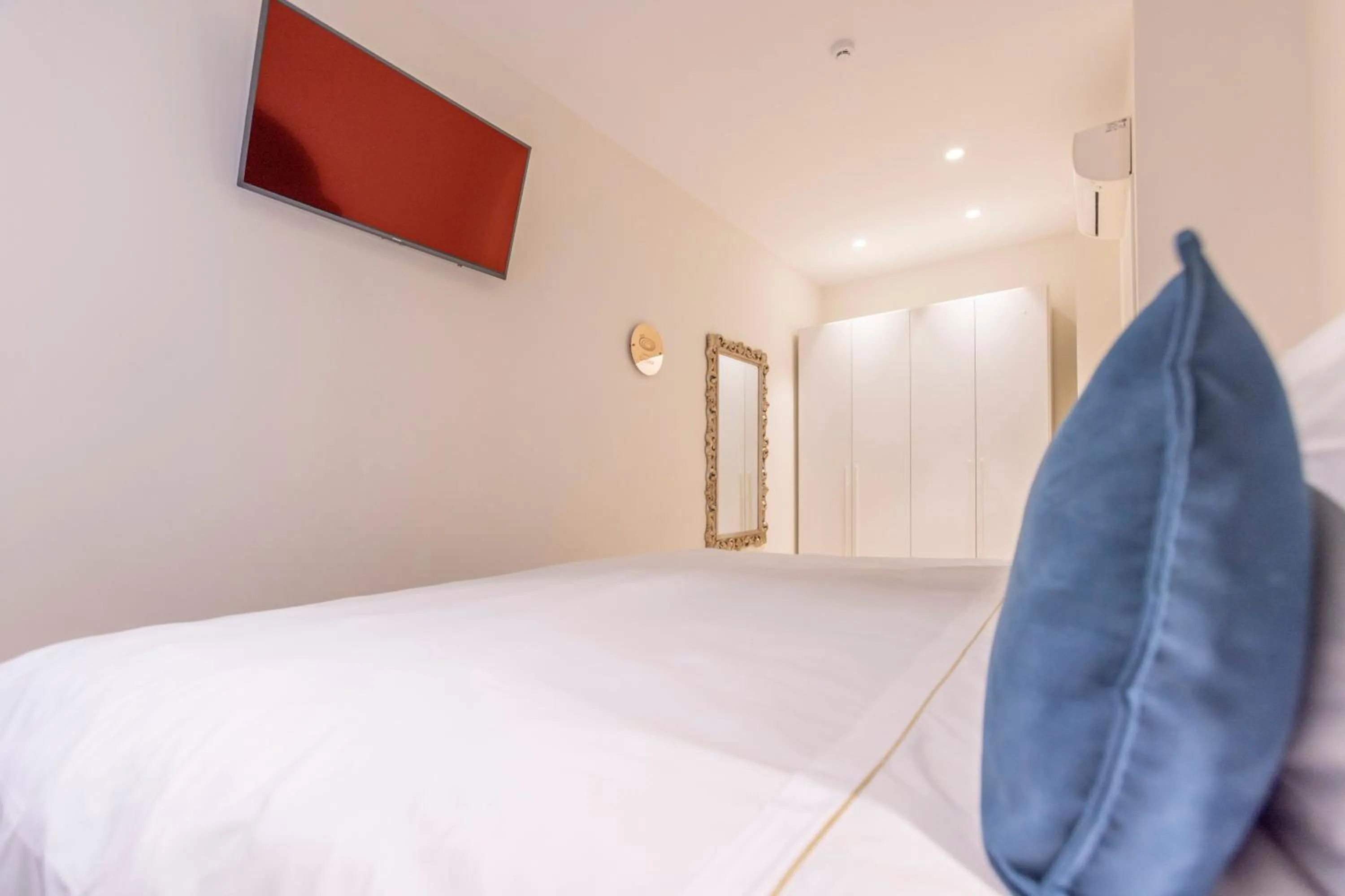 Bedroom, Bed in Opera Relais De Charme - Aparthotel