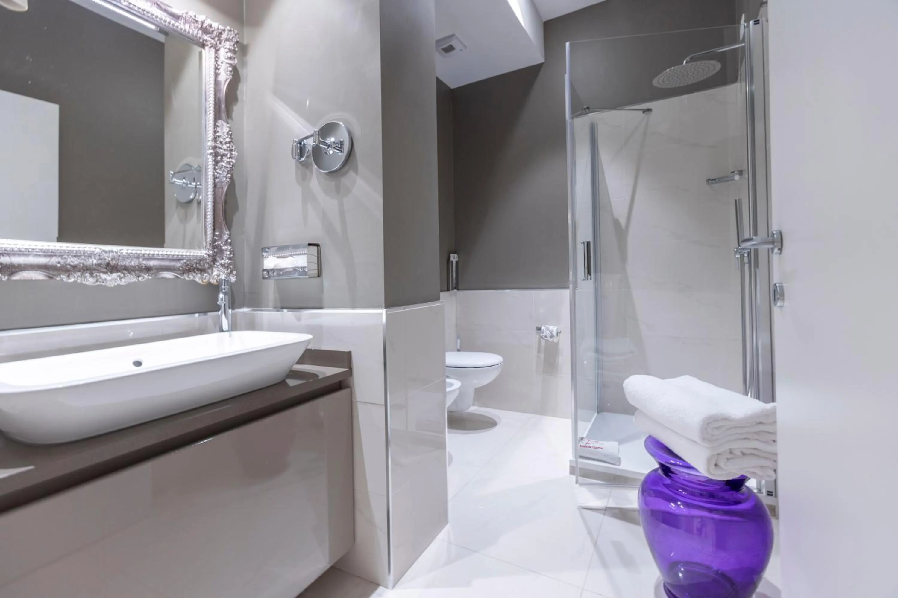 Bathroom in Opera Relais De Charme - Aparthotel