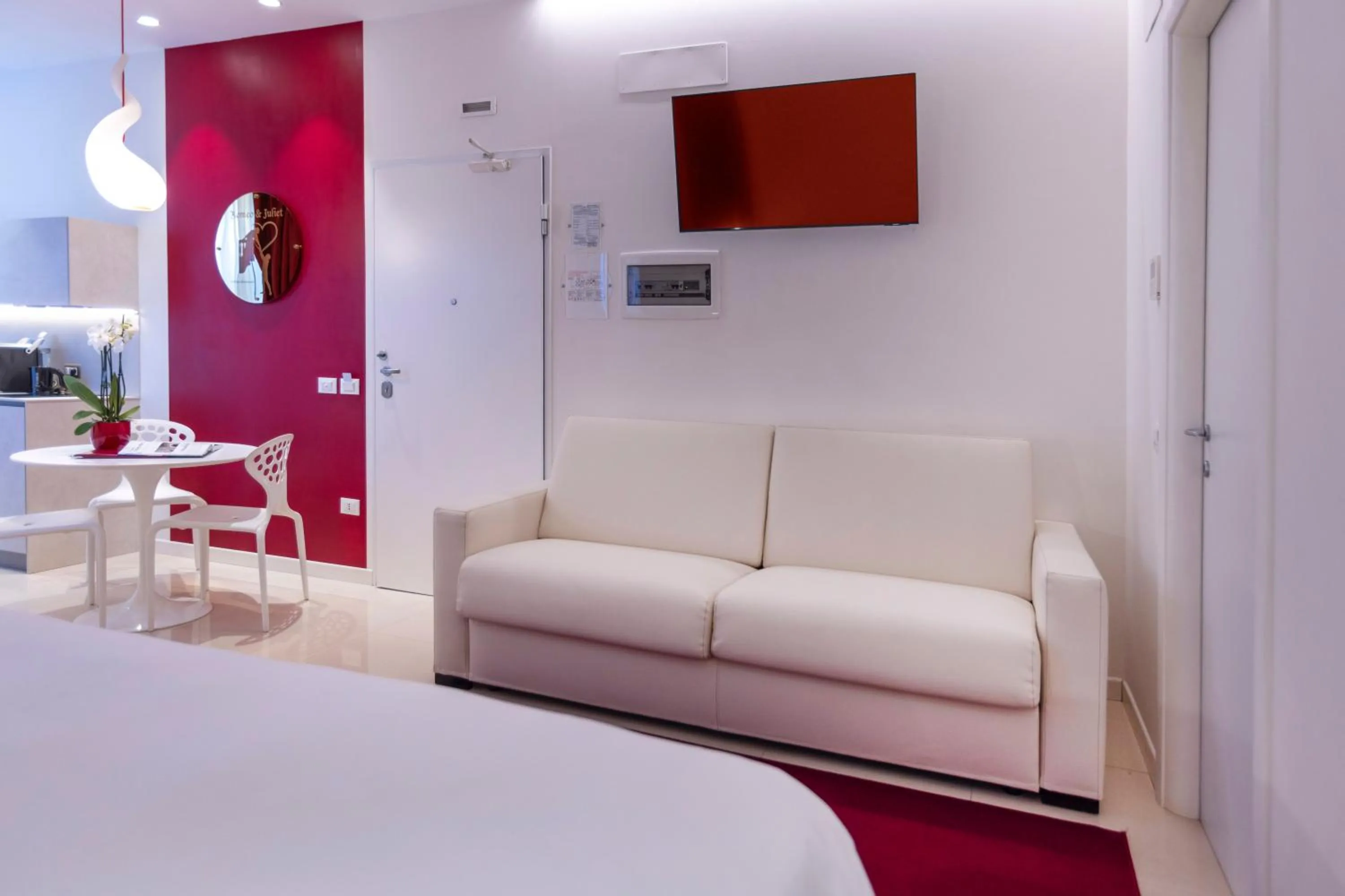 Bedroom, Bed in Opera Relais De Charme - Aparthotel