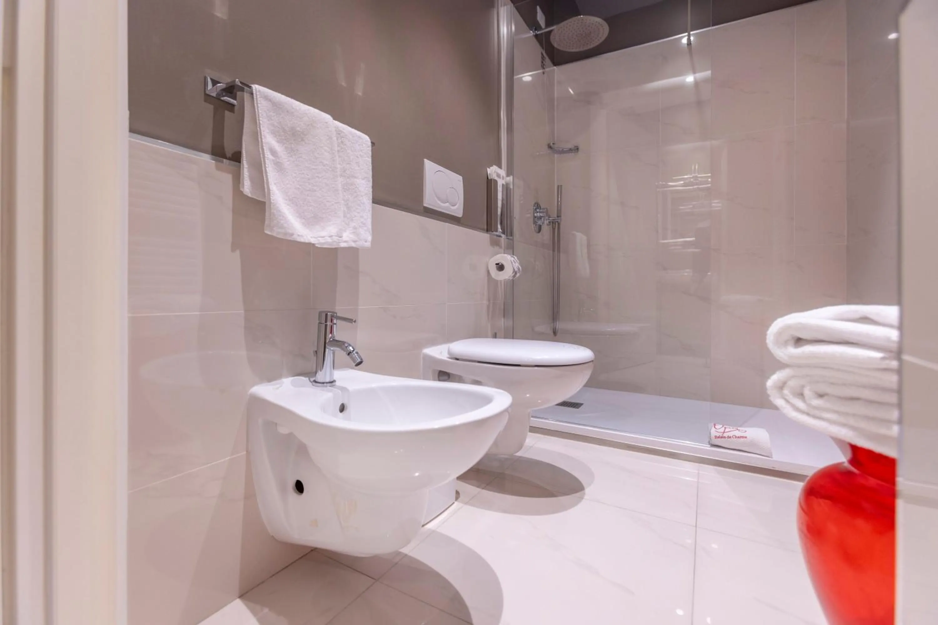 Bathroom in Opera Relais De Charme - Aparthotel