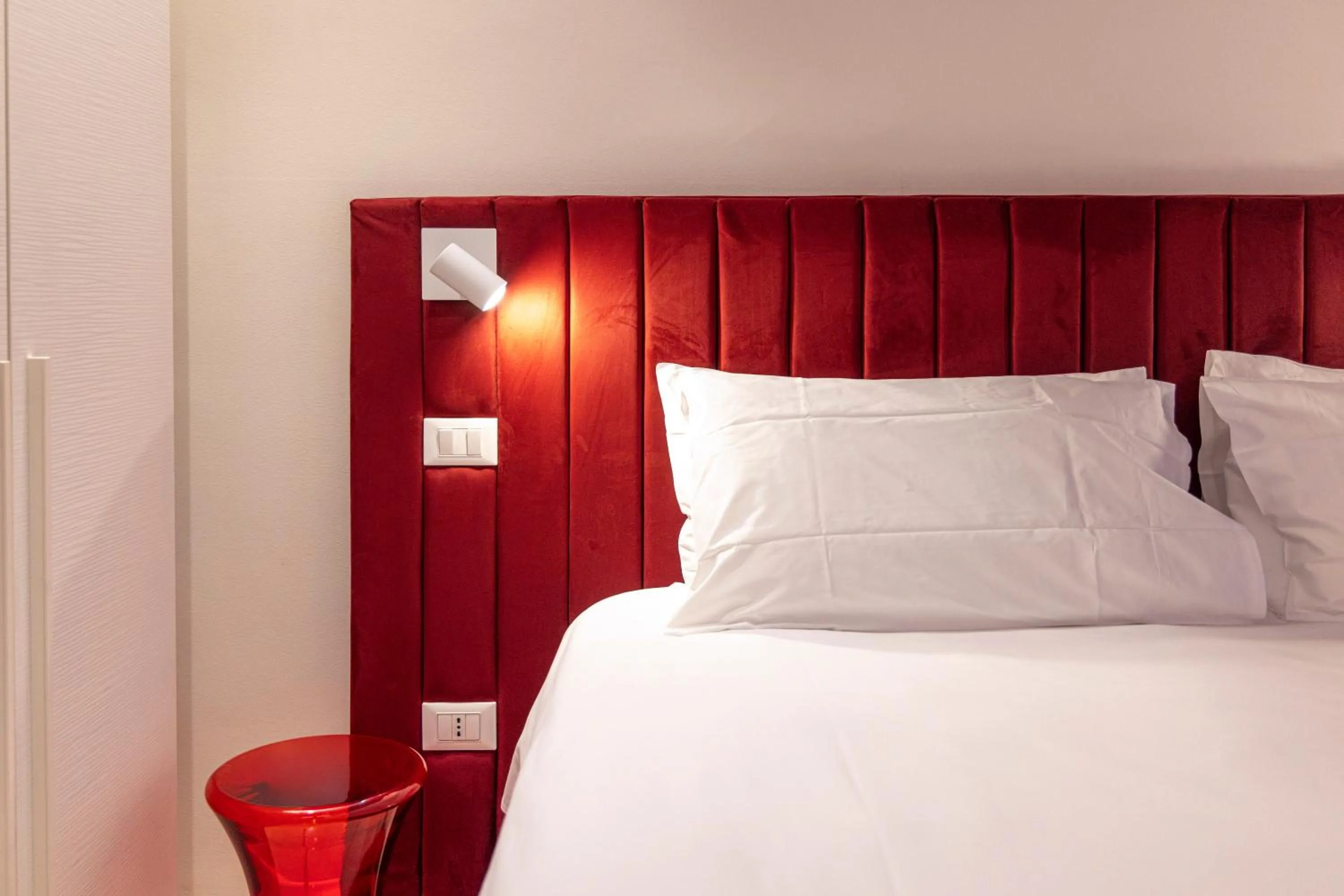 Bedroom, Bed in Opera Relais De Charme - Aparthotel