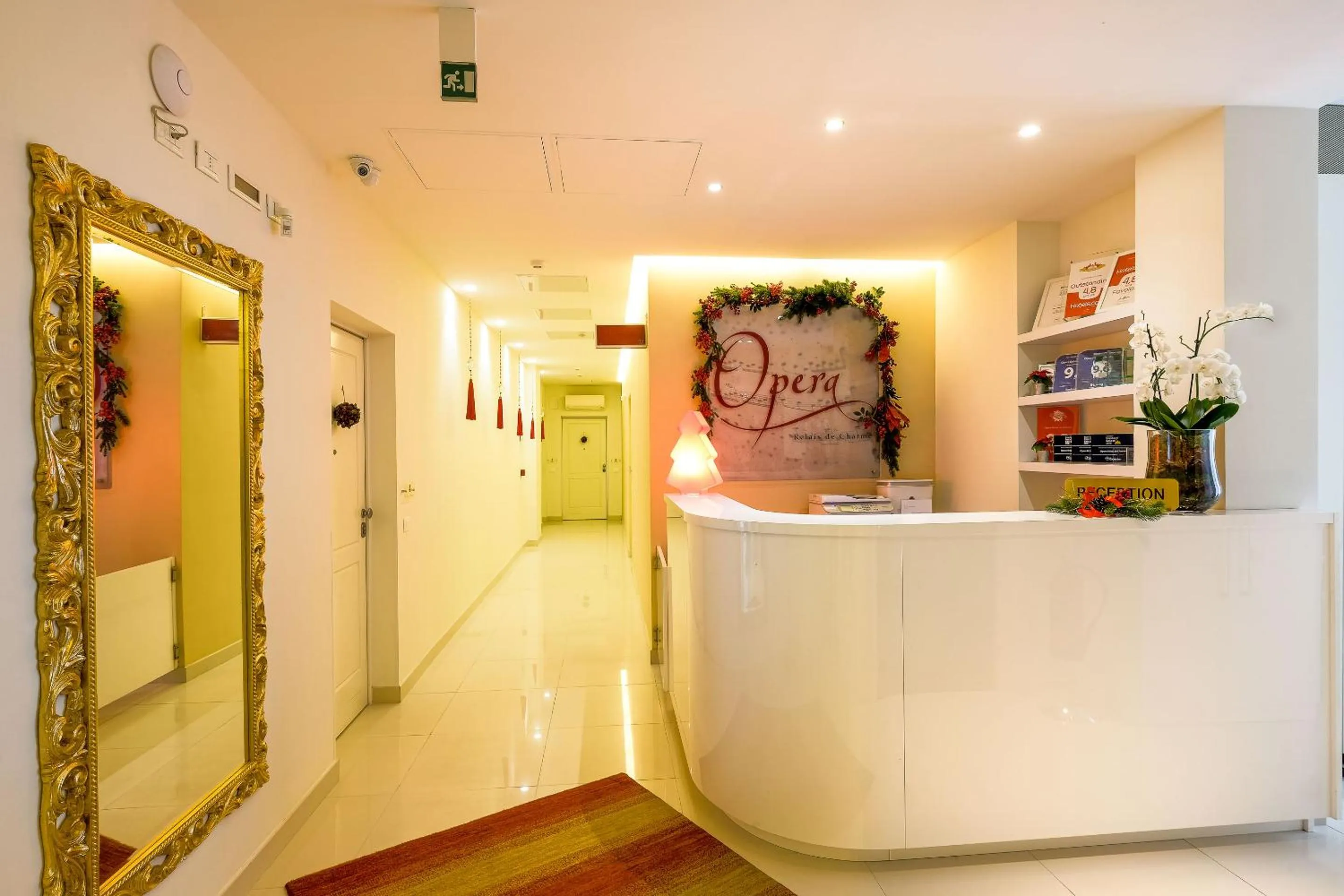 Lobby or reception in Opera Relais De Charme - Aparthotel