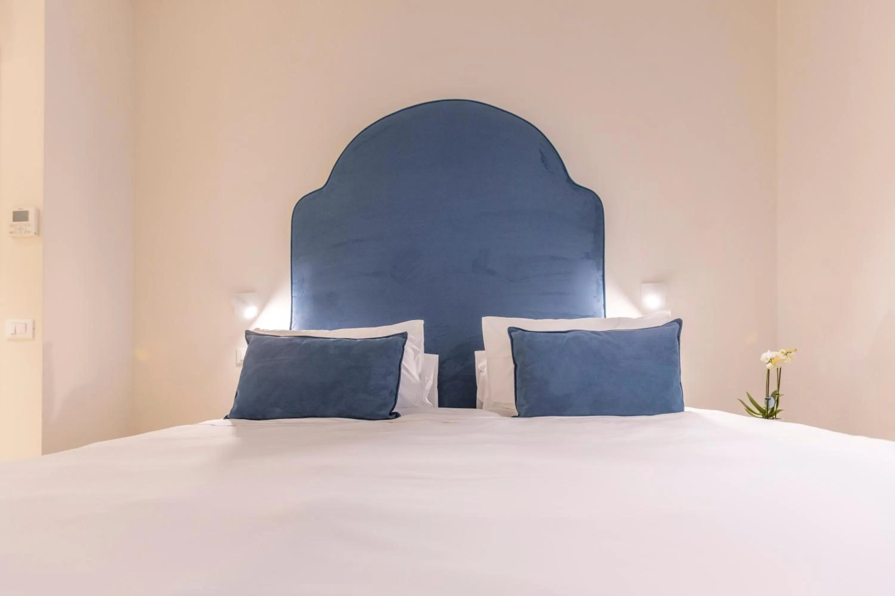 Bedroom, Bed in Opera Relais De Charme - Aparthotel