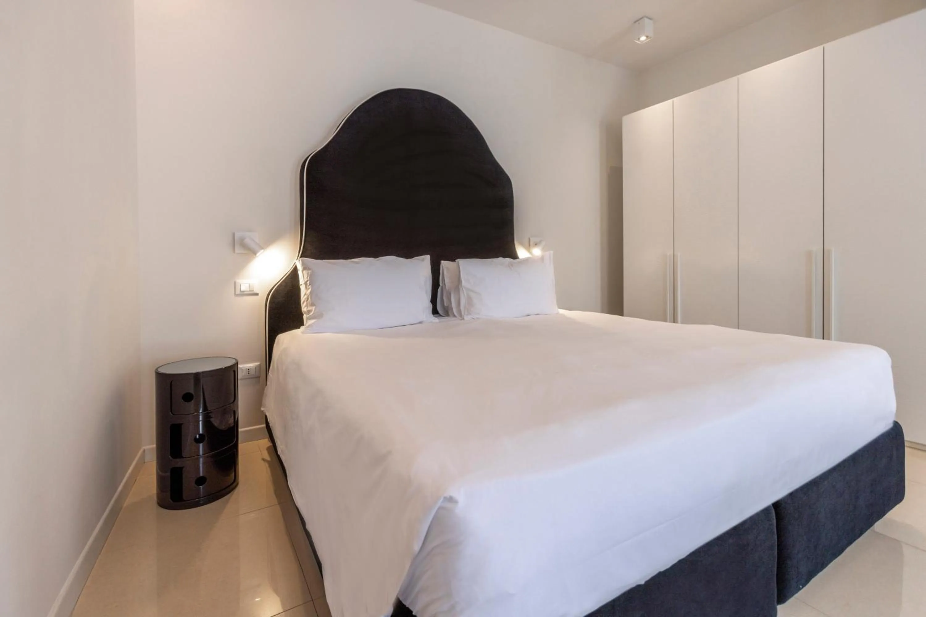 Photo of the whole room, Bed in Opera Relais De Charme - Aparthotel