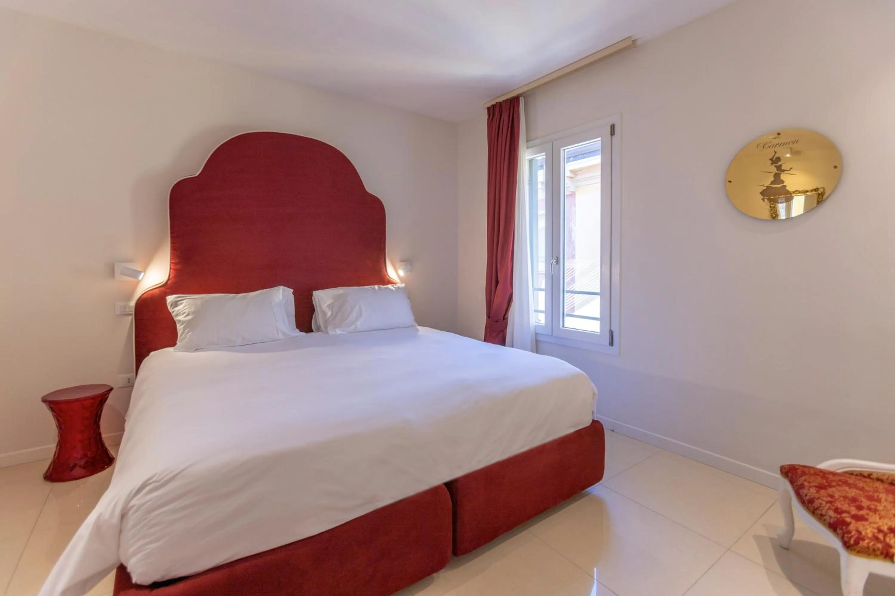 Bedroom, Bed in Opera Relais De Charme - Aparthotel