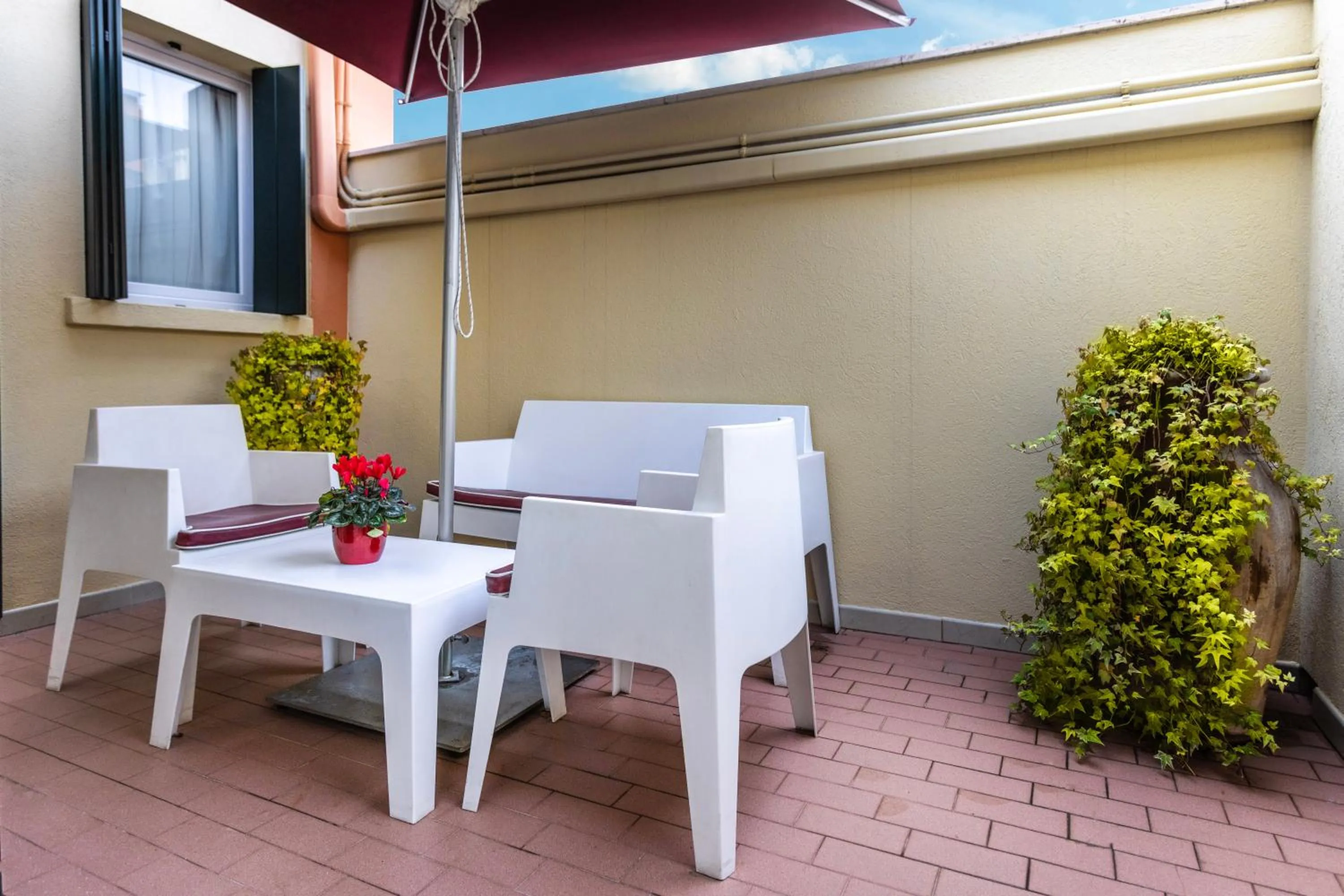Balcony/Terrace in Opera Relais De Charme - Aparthotel