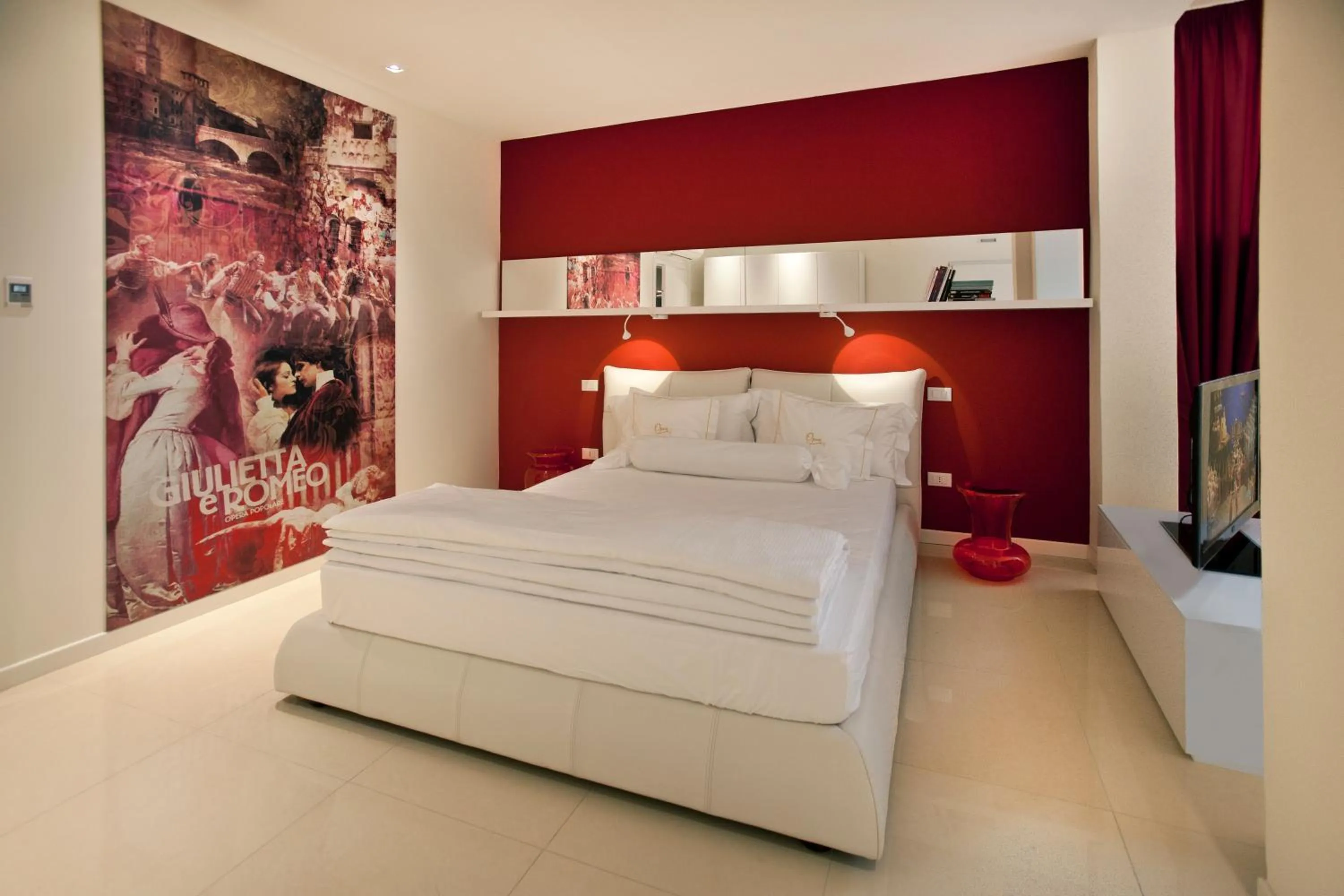 Bedroom, Bed in Opera Relais De Charme - Aparthotel